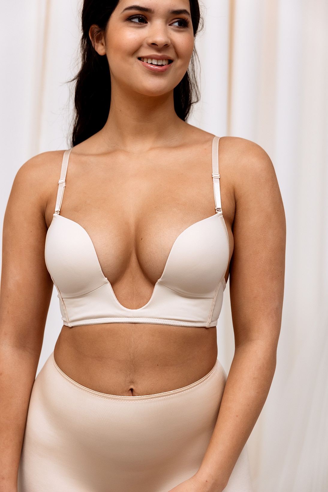 MAGIC Bodyfashion Bügelloser BH »V-Bra« extrem tief fallender Ausschnitt und extra tiefer Rücken