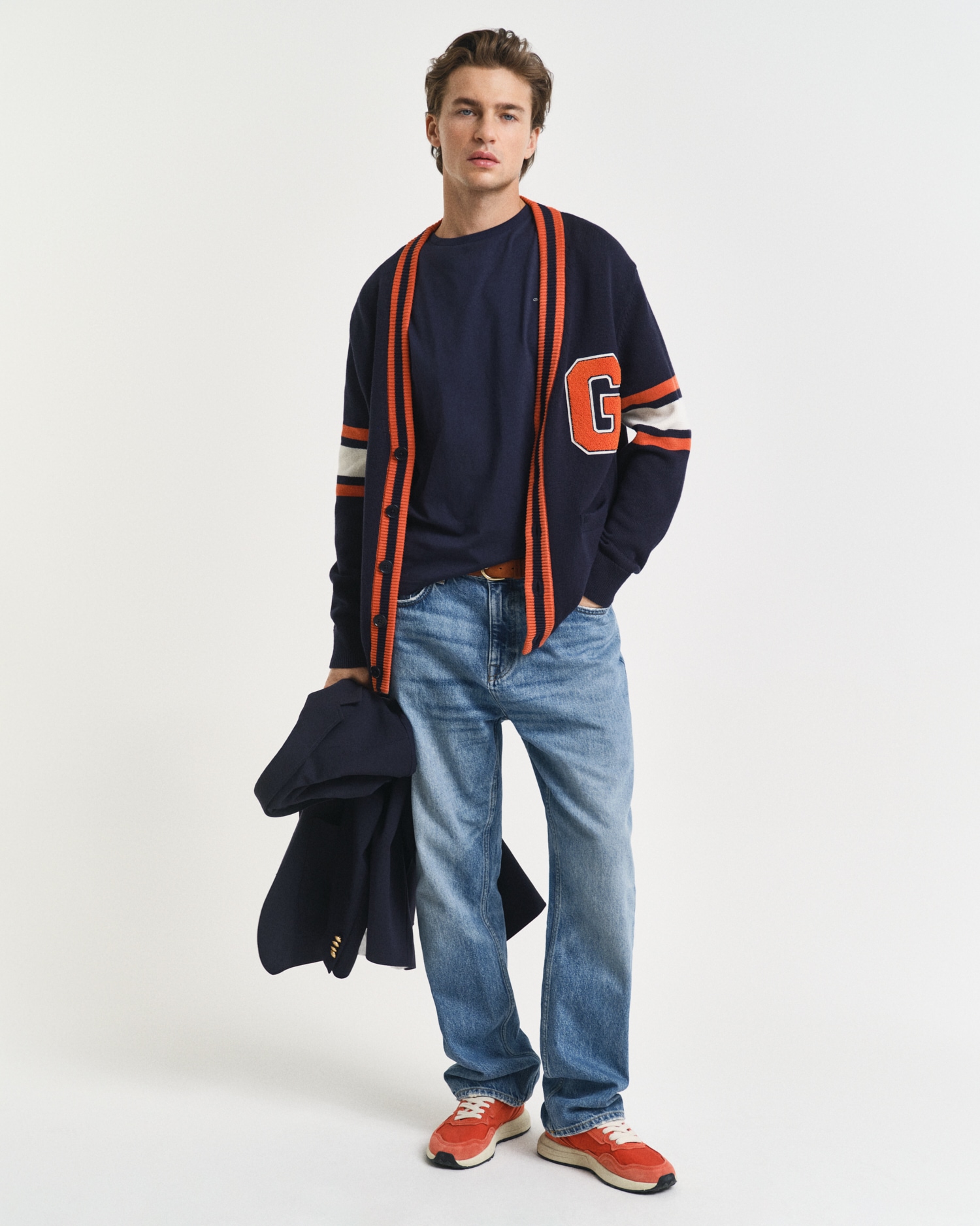 Gant T-Shirt »SLIM SHIELD SS T-SHIRT« mit Logostickerei auf der Brust