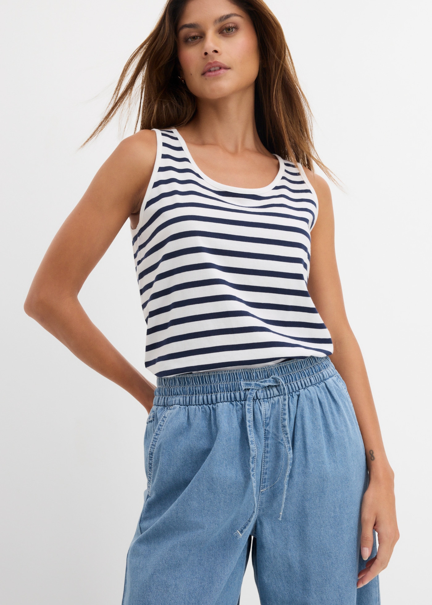 bonprix Jeans large avec ceinture élastique, coupe loose fit, en coton pur