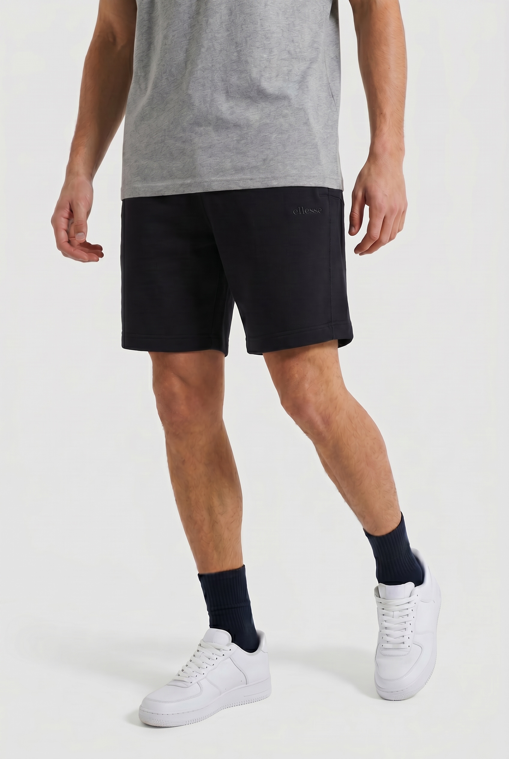 Ellesse Sweatshorts »ZANICA SWEAT SHORT«  avec poches dans les coutures latérales, en coton et polyester