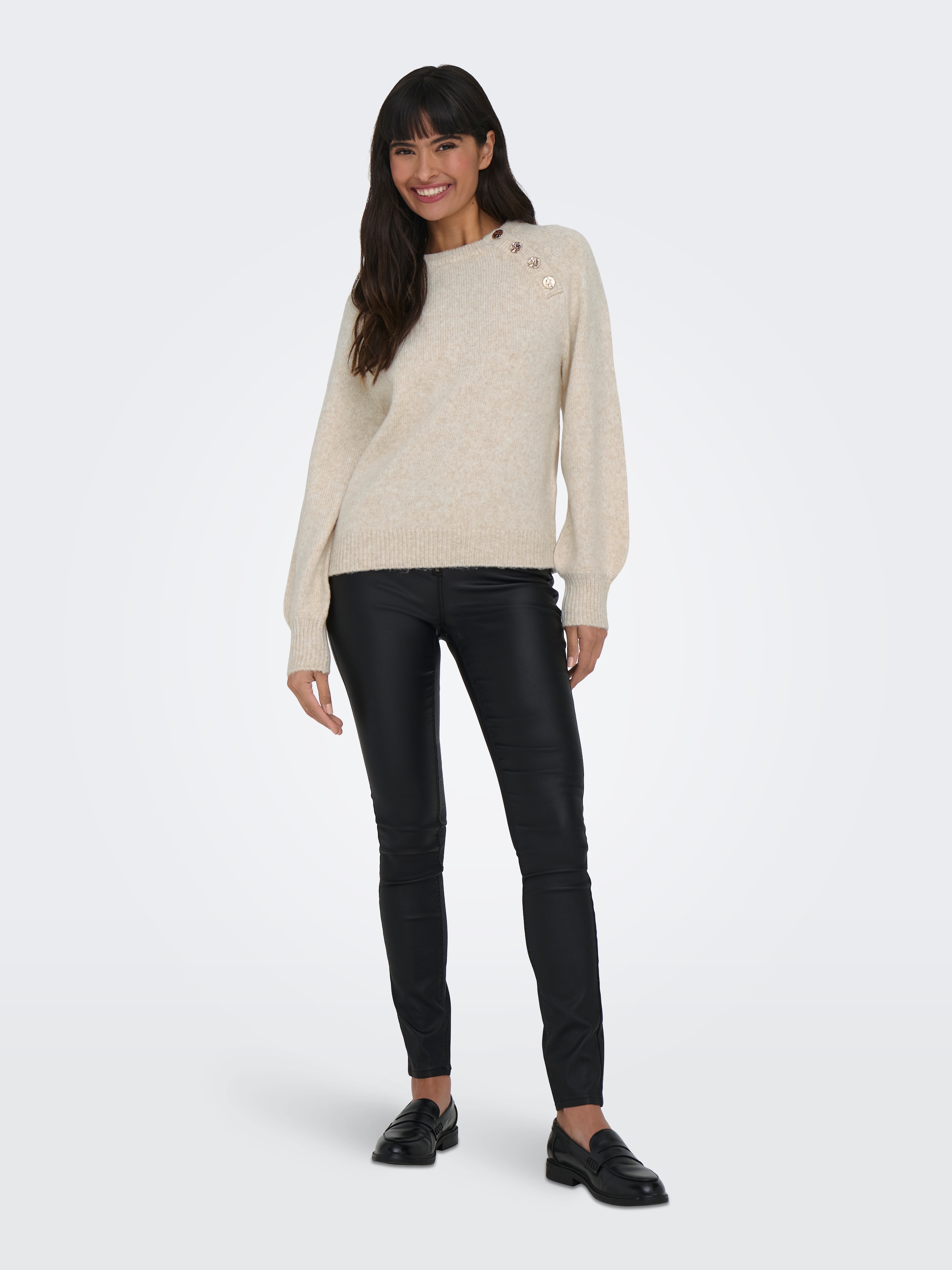 ONLY Pull à col rond »ONLEMMA LS BUTTON ONECK EX KNT« fibre synthétique, coupe régulière