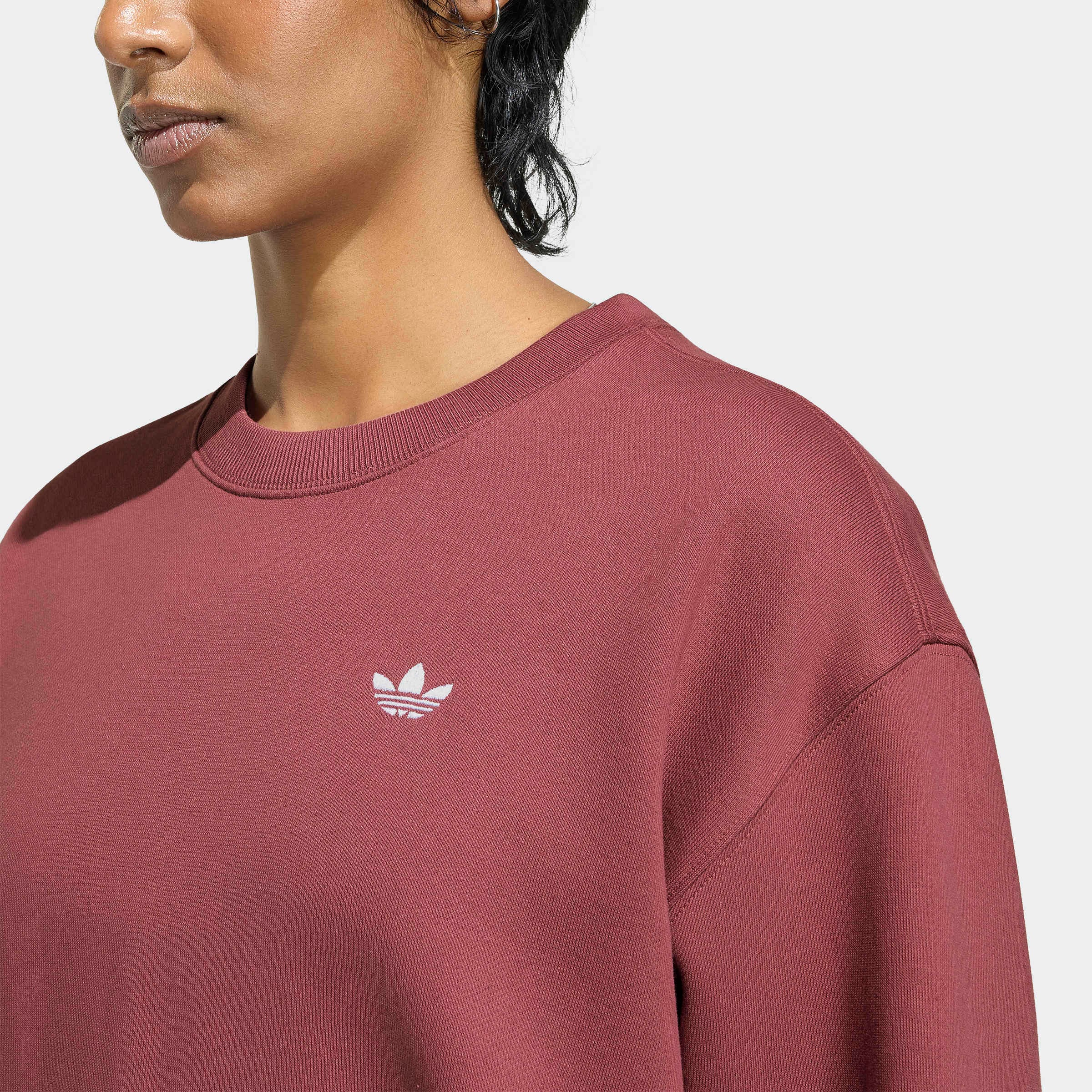 adidas Originals Sweat-shirt »ESS FL CRW OS«, avec encolure ronde, sans fermeture, en coupe normale
