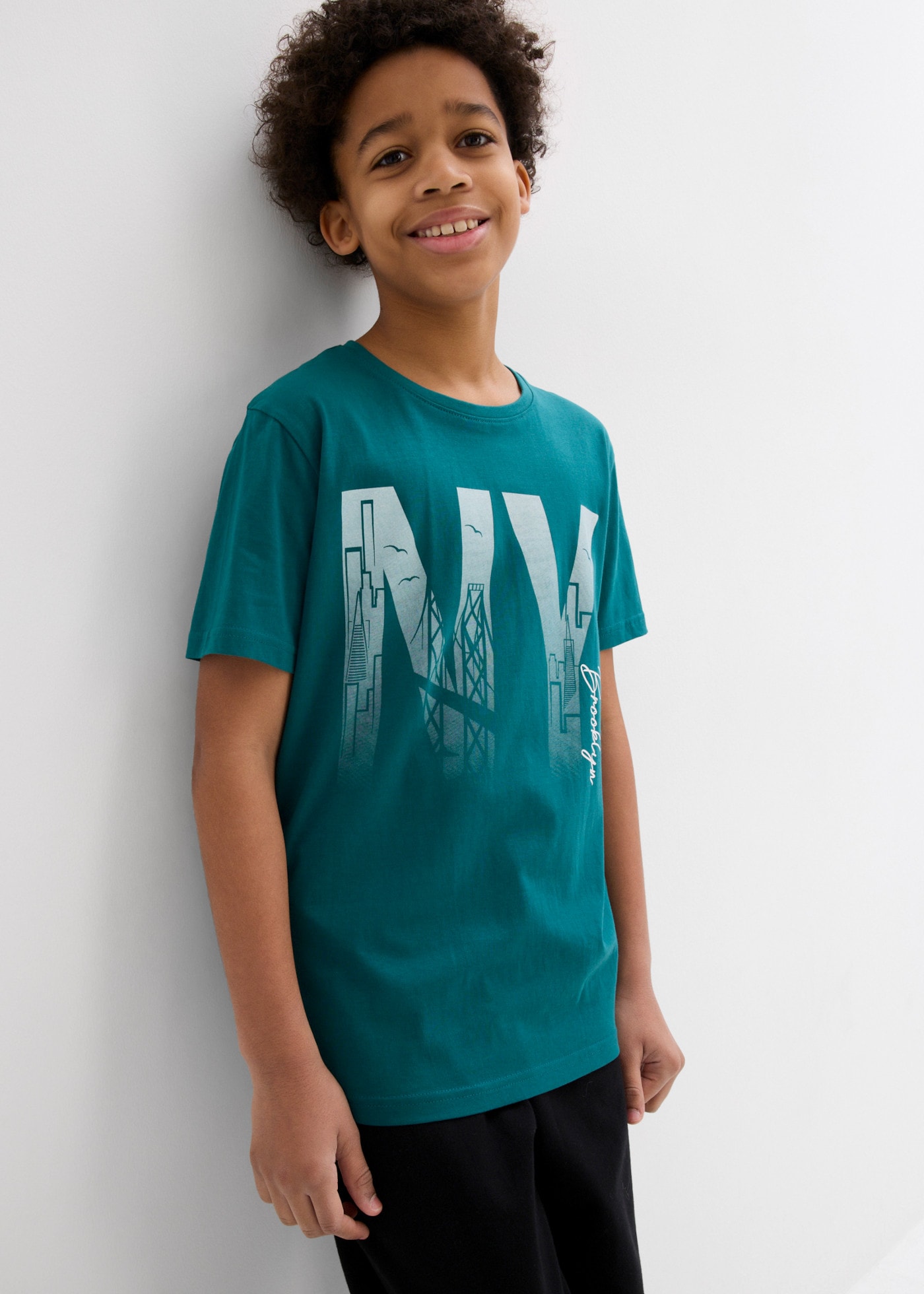 bonprix T-shirt en pur coton, avec grand imprimé frontal, design à manches courtes