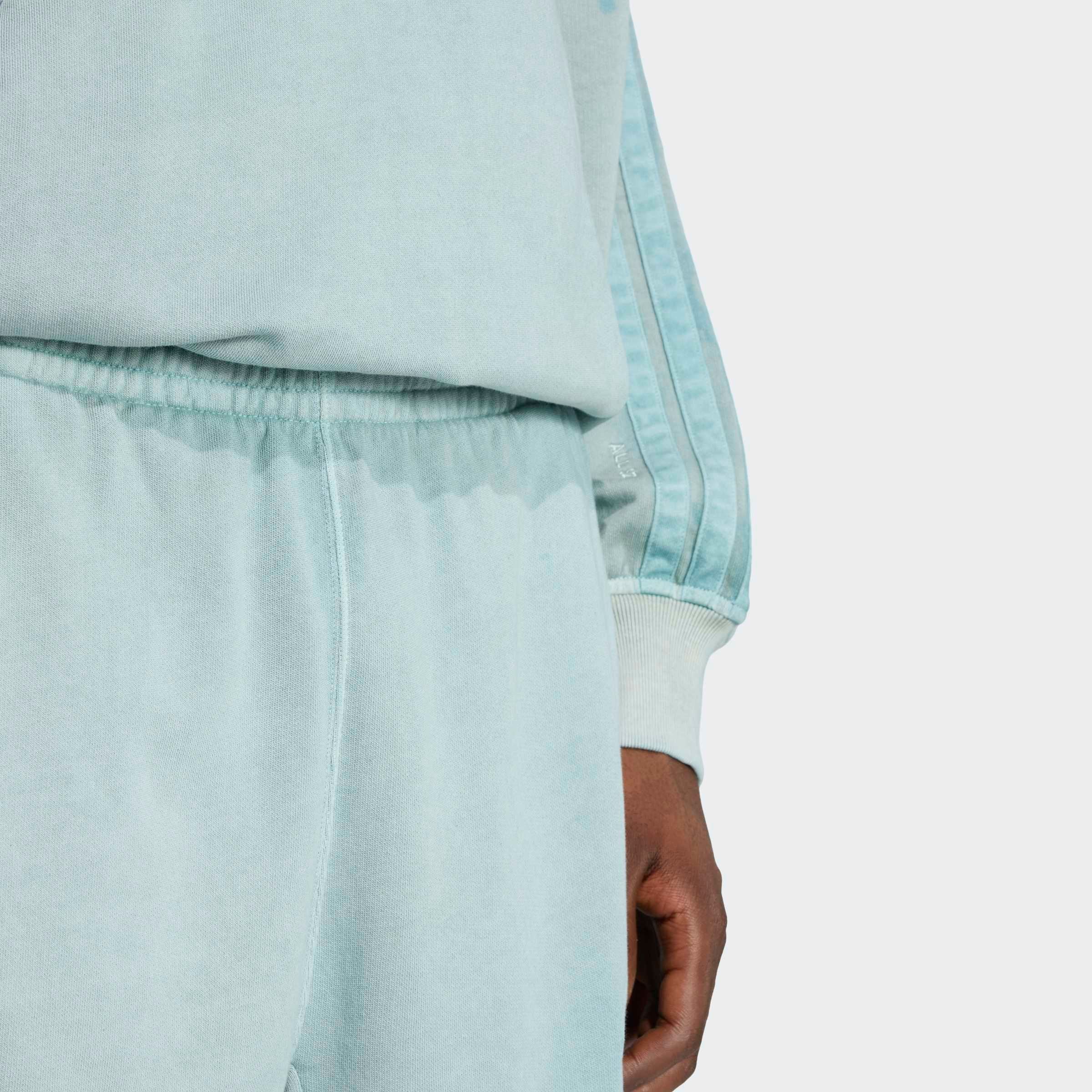 adidas Sportswear Shorts »ALL SZN FRENCH TERRY S, VERWASCHENE OPTIK, 20 CM«  lockere Passform, 20 cm Innenbeinlänge, mit Kordelverschluss