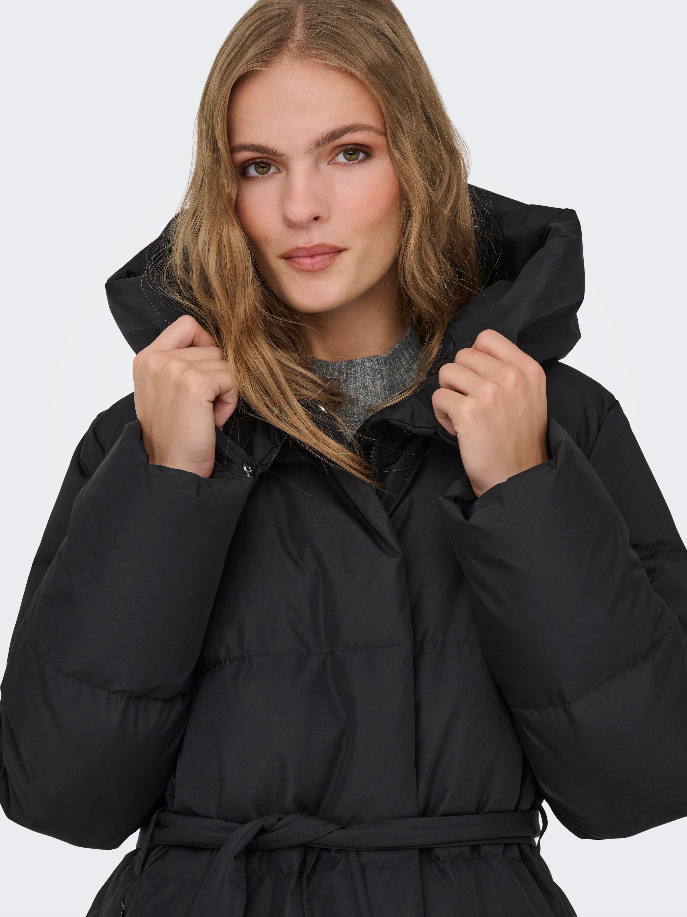 ONLY Manteau matelassé »ONLDAGMAR PUFFER BELT DOWN COAT OTW« Kunstfaser, leicht und warm gefüttert