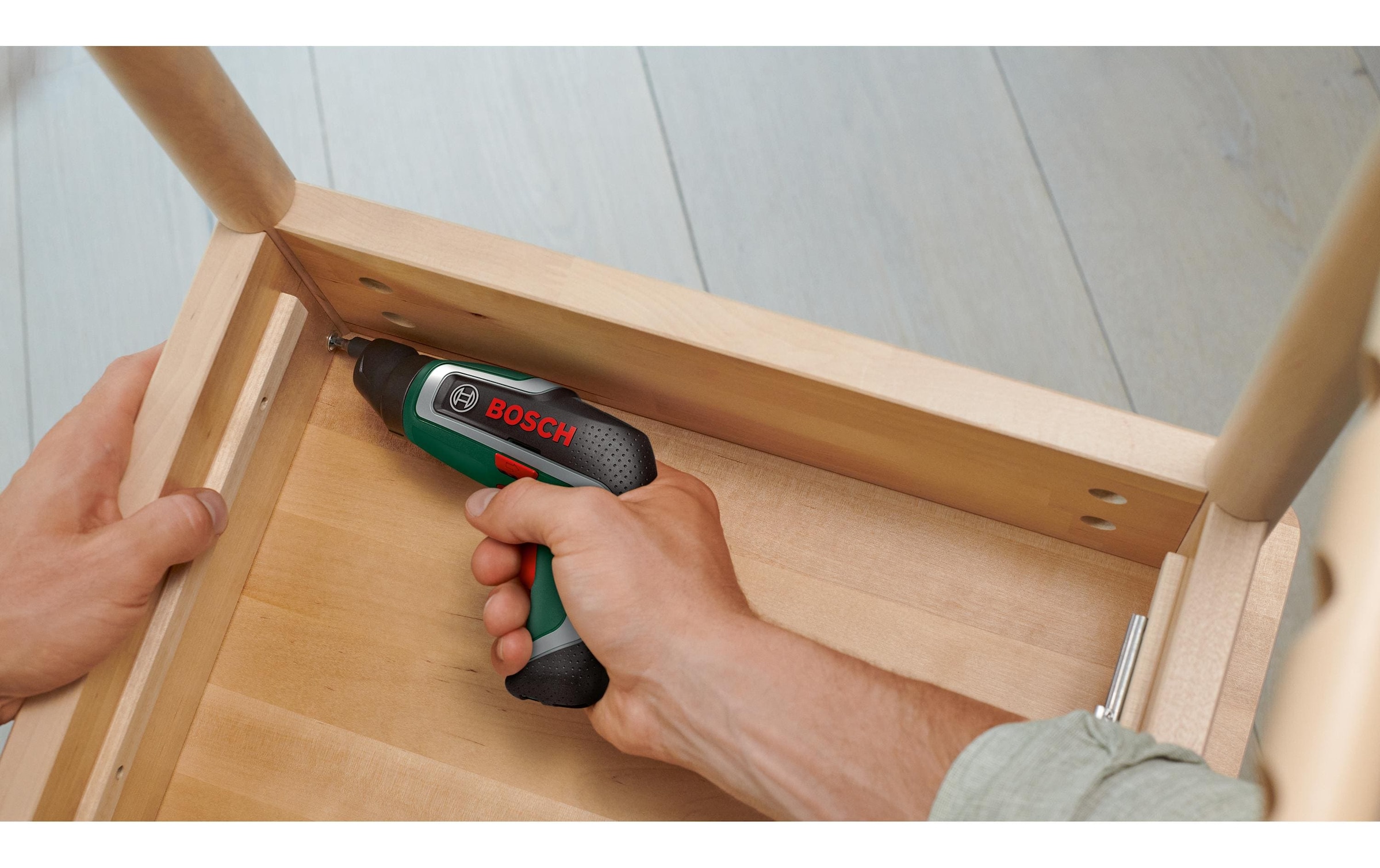 BOSCH Akku-Schrauber »IXO 7« mit 32-tlg. Schrauberbit-Set