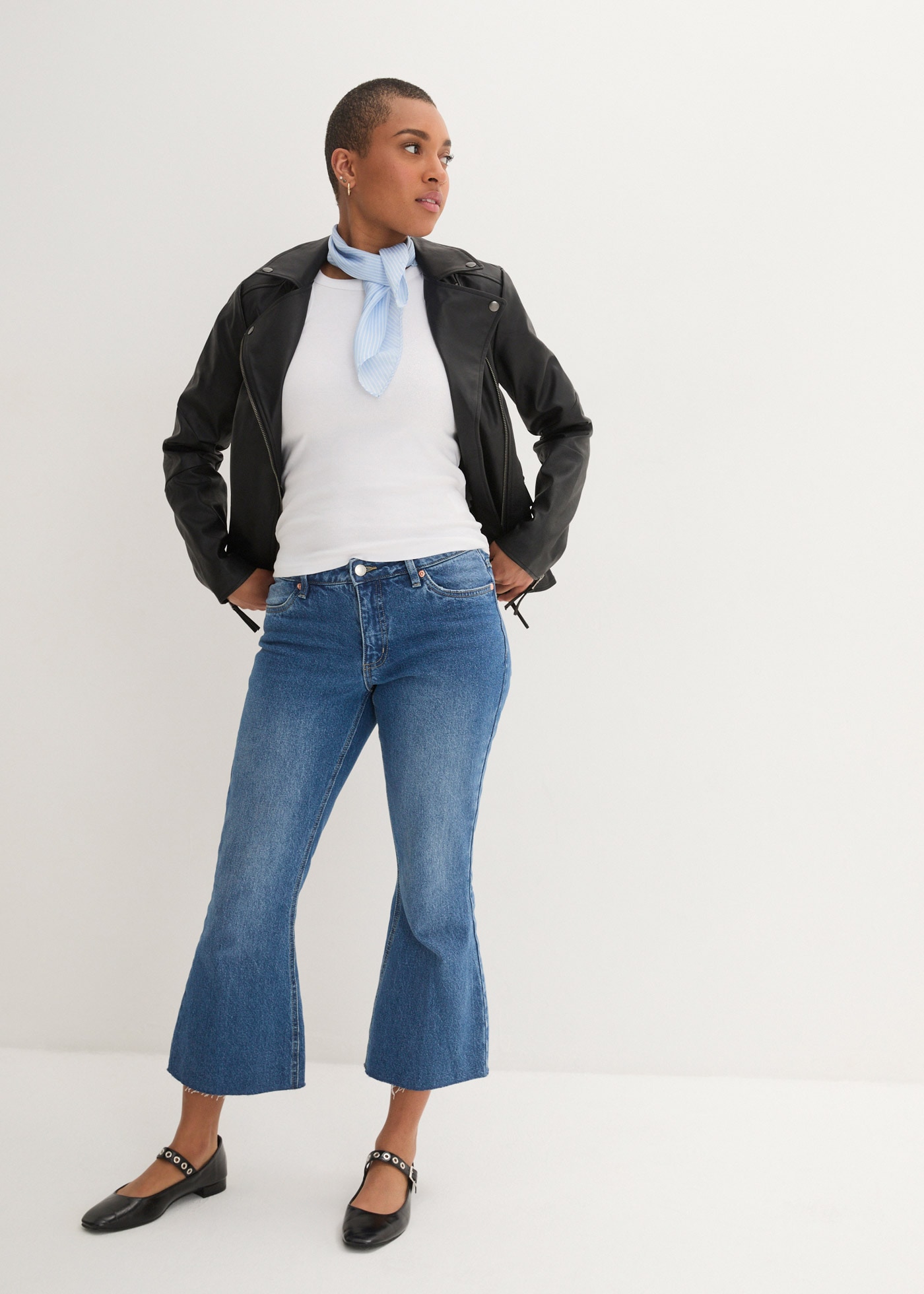 bonprix Veste en imitation cuir Lederimitat-Jacke im Bikerstil