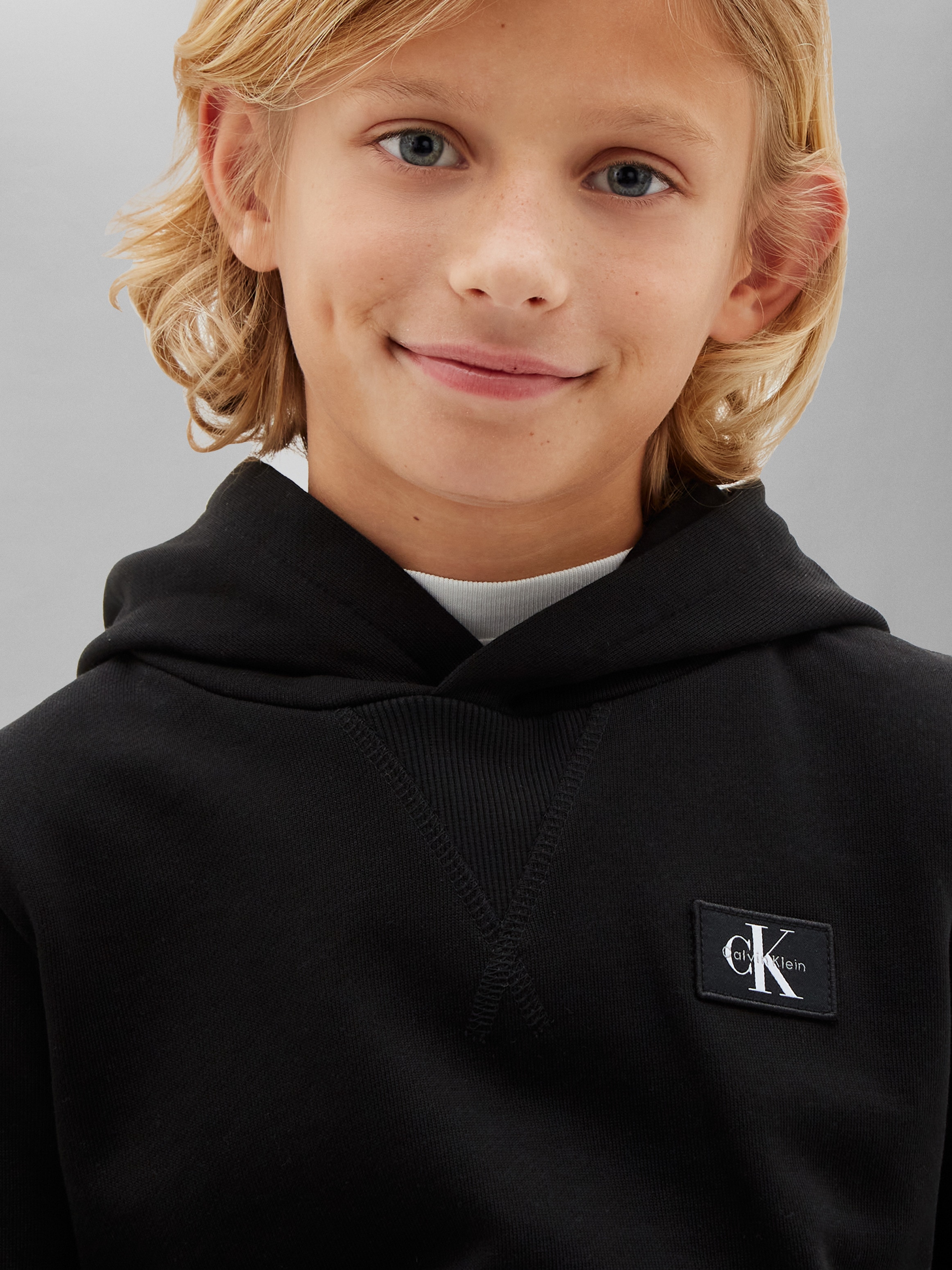 Calvin Klein Sweat à capuche »TERRY CK WOVEN LABEL HOODIE«, coupe régulière avec capuche

