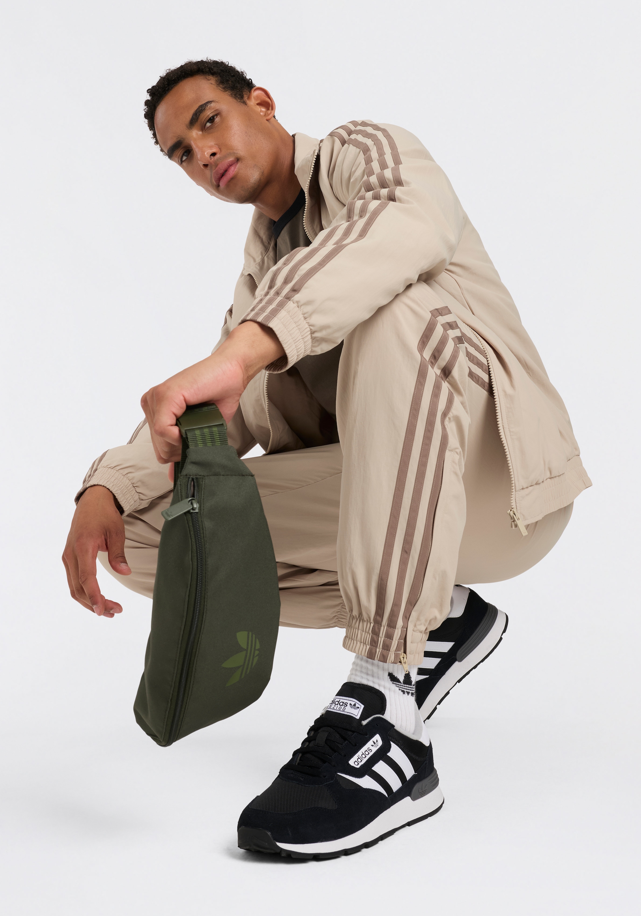 adidas Originals Trainingsjacke »FIREBIRD WVN TT« für Erwachsene, mit Reissverschluss, aus Kunstfaser