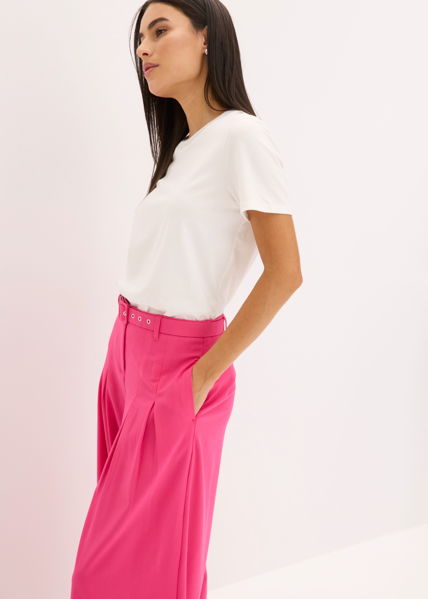 bonprix Pantalon à pinces  coupe décontractée, avec élasthanne, ceinture incluse