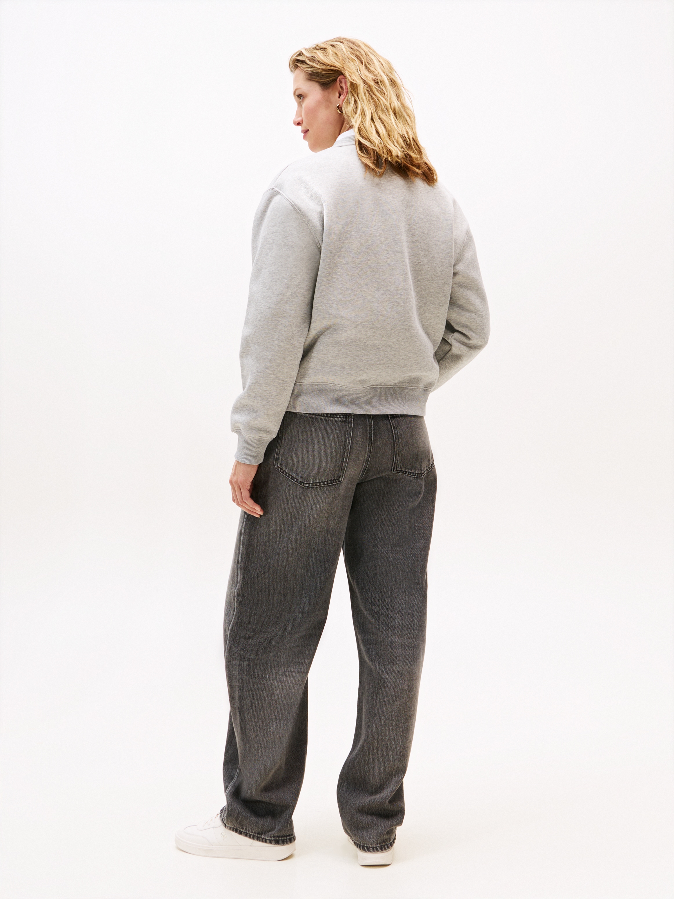 Tommy Hilfiger Sweatshirt »MDRN REG CORP LOGO C-NK SWTSHRT«, mit Logoschriftzug
