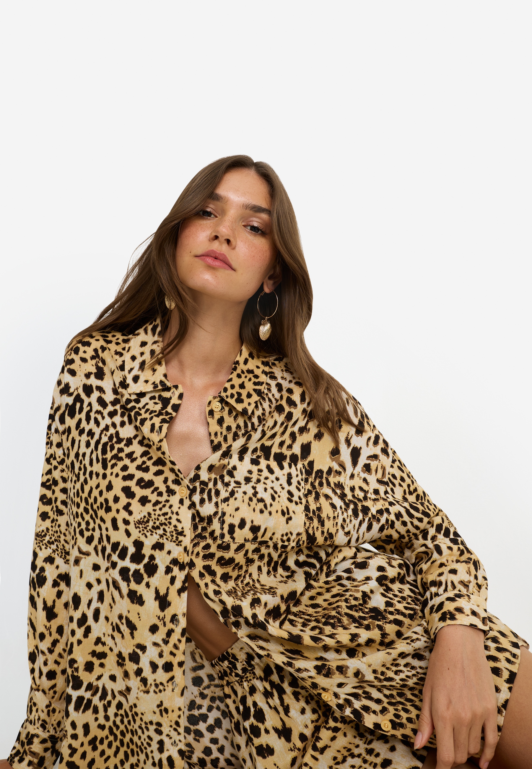 LSCN by LASCANA Blouse à manches longues Ensemble, mit Shorts, 2 pièces mit Animalprint