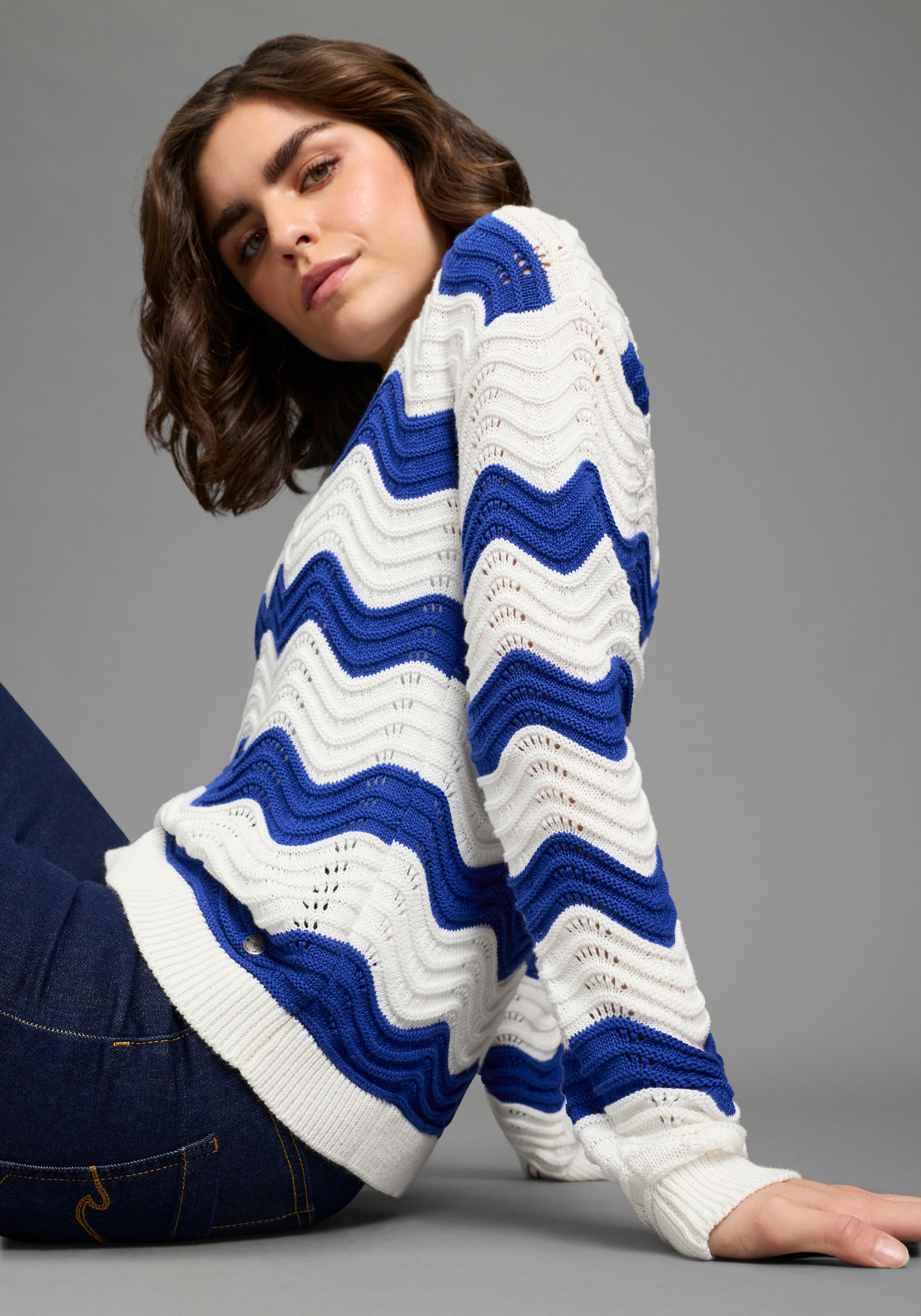 KangaROOS Pull ajouré aus Baumwolle, mit Rundhalsausschnitt, figurumspielende Passform