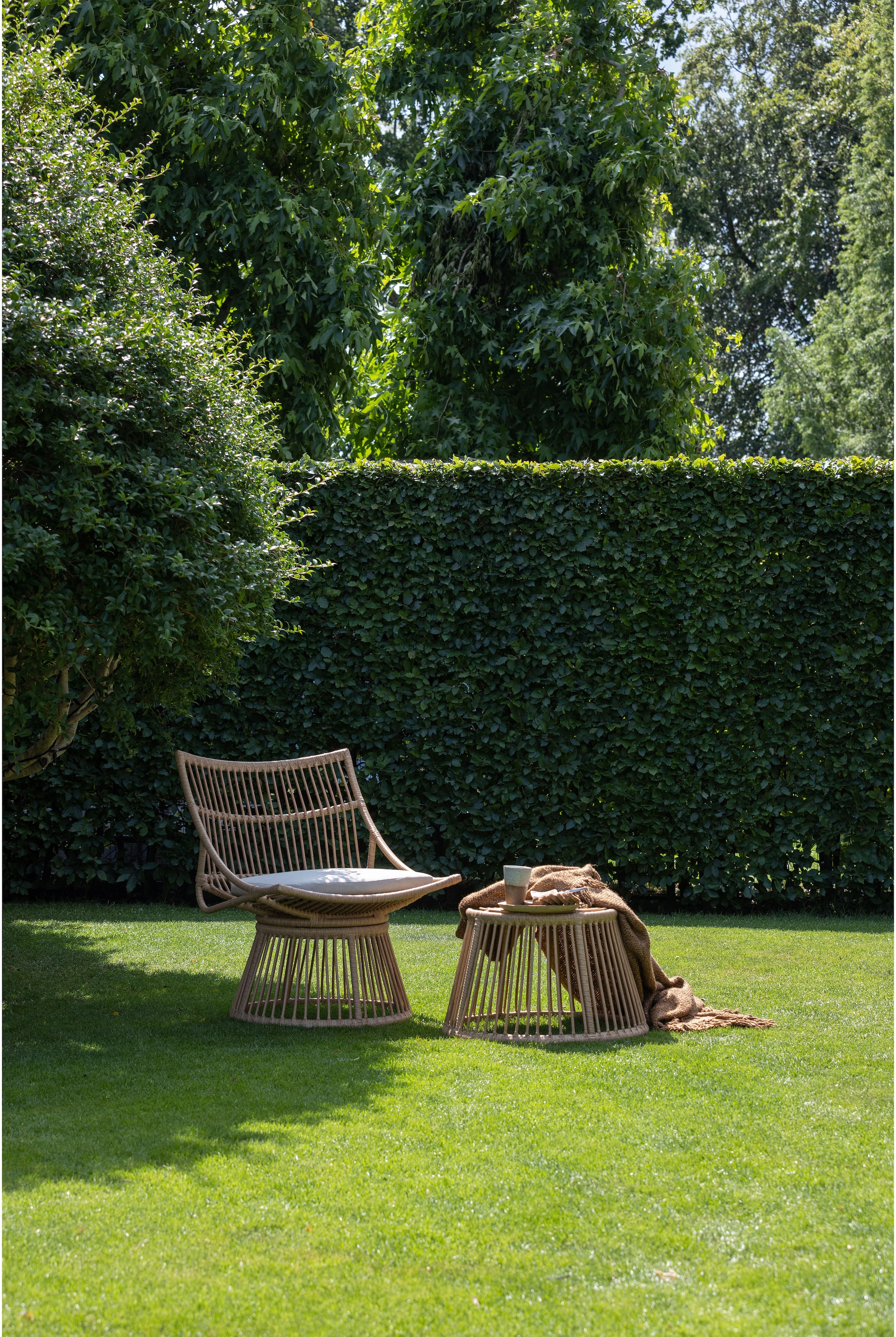 WOOOD Chaise en rotin »Alatna Wicker auf Aluminiumgestell pulverbeschichtet H80 x B64 x T53cm« () Fibre synthétique tressée, coussin d'assise inclus, capacité de charge 120 kg