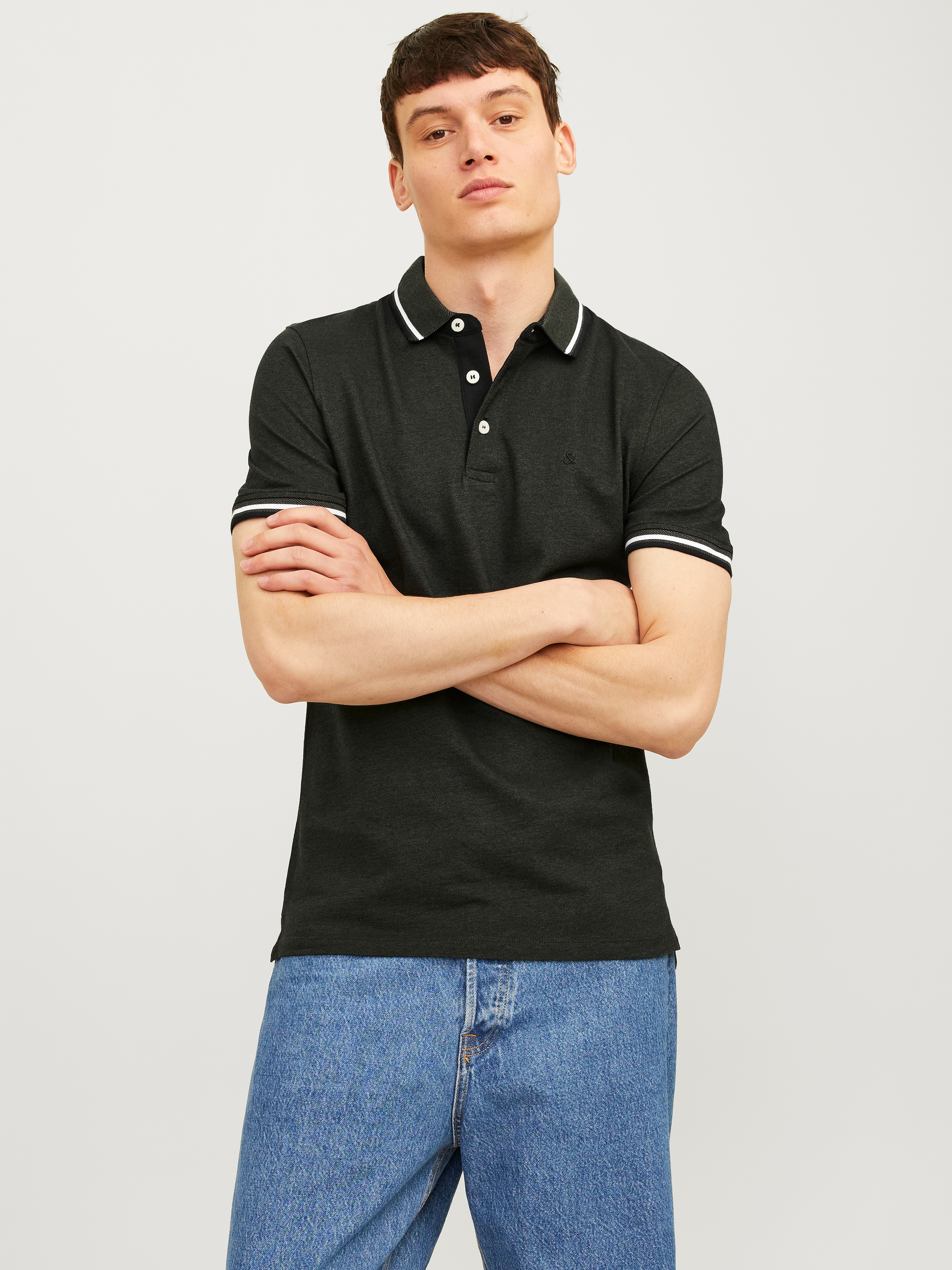 Jack & Jones Polo »JJEPAULOS im Doppelpack mit Logostickerei und Komfort« Packung, 2er-Pack, 2 cuis unifarben mit Farbeinsatz, modisch, schmal, Baumwolle, Polokragen