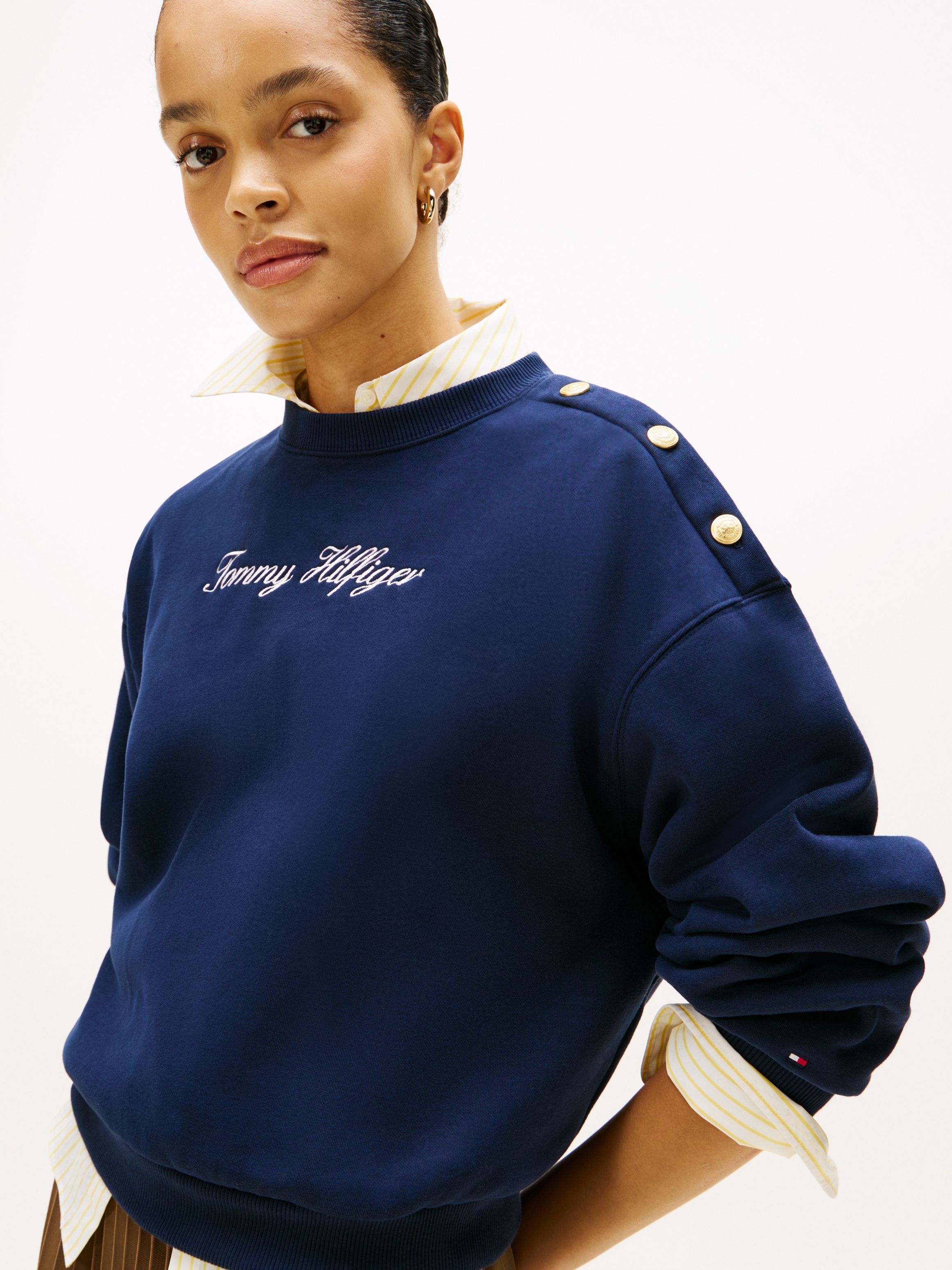 Tommy Hilfiger Sweat-shirt »GOLD BTN SCRIPT FLEECE SWTSRT«, avec boutons dorés
