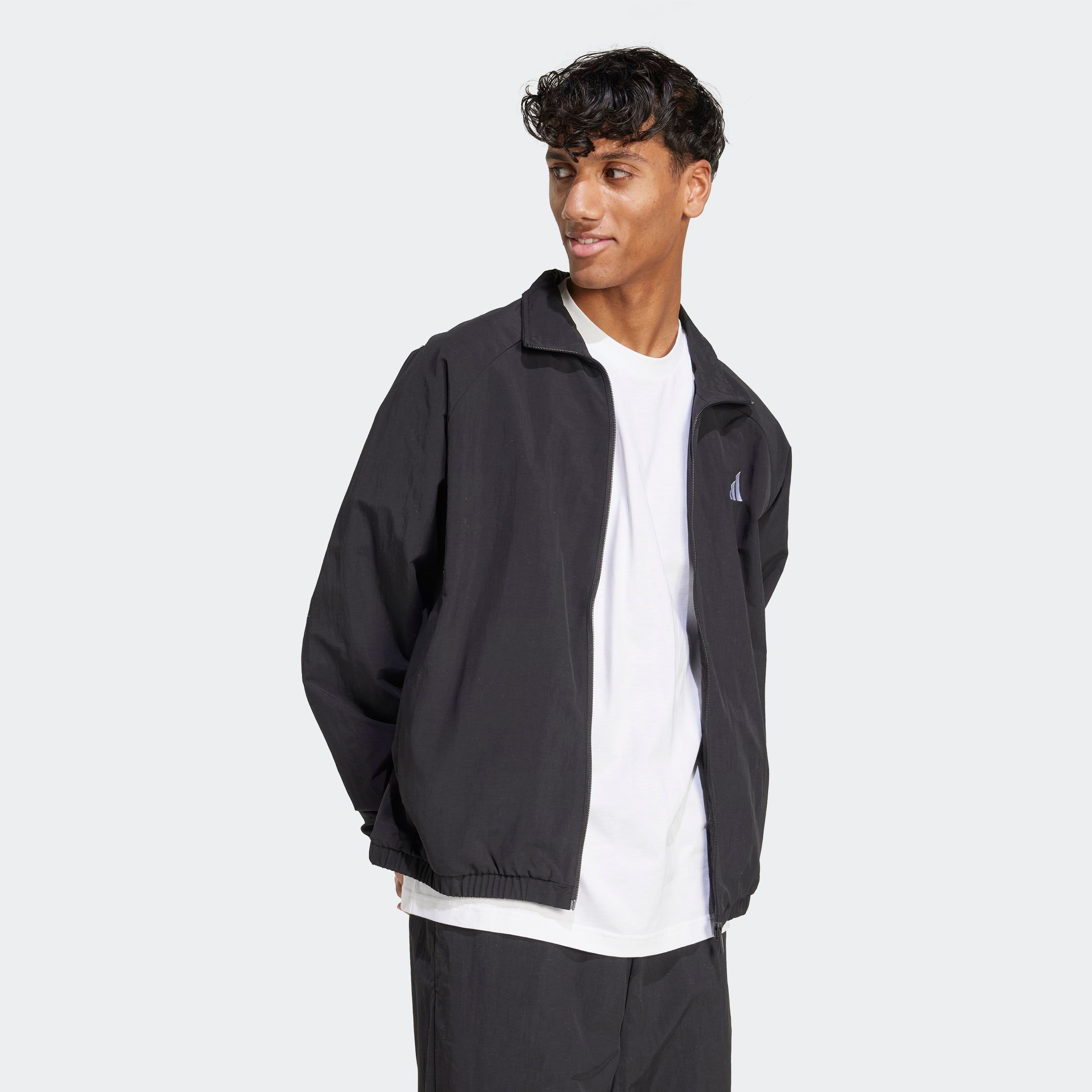 adidas Sportswear Coupe-vent »ESSENTIAL MIT KLEINEM LOGO«