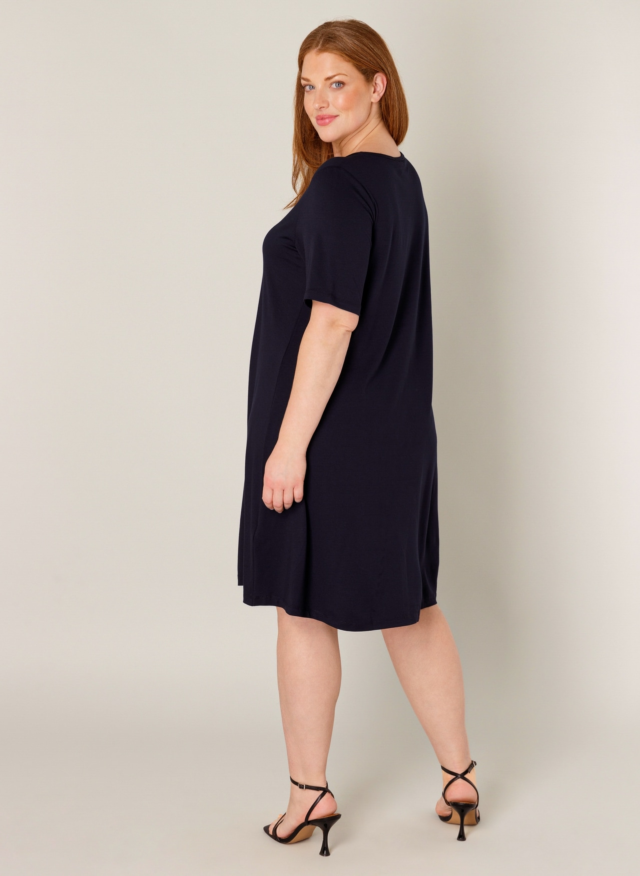 Base Level Curvy Shirtkleid »Abernathy« Sommerkleid In leicht ausgestellter Form
