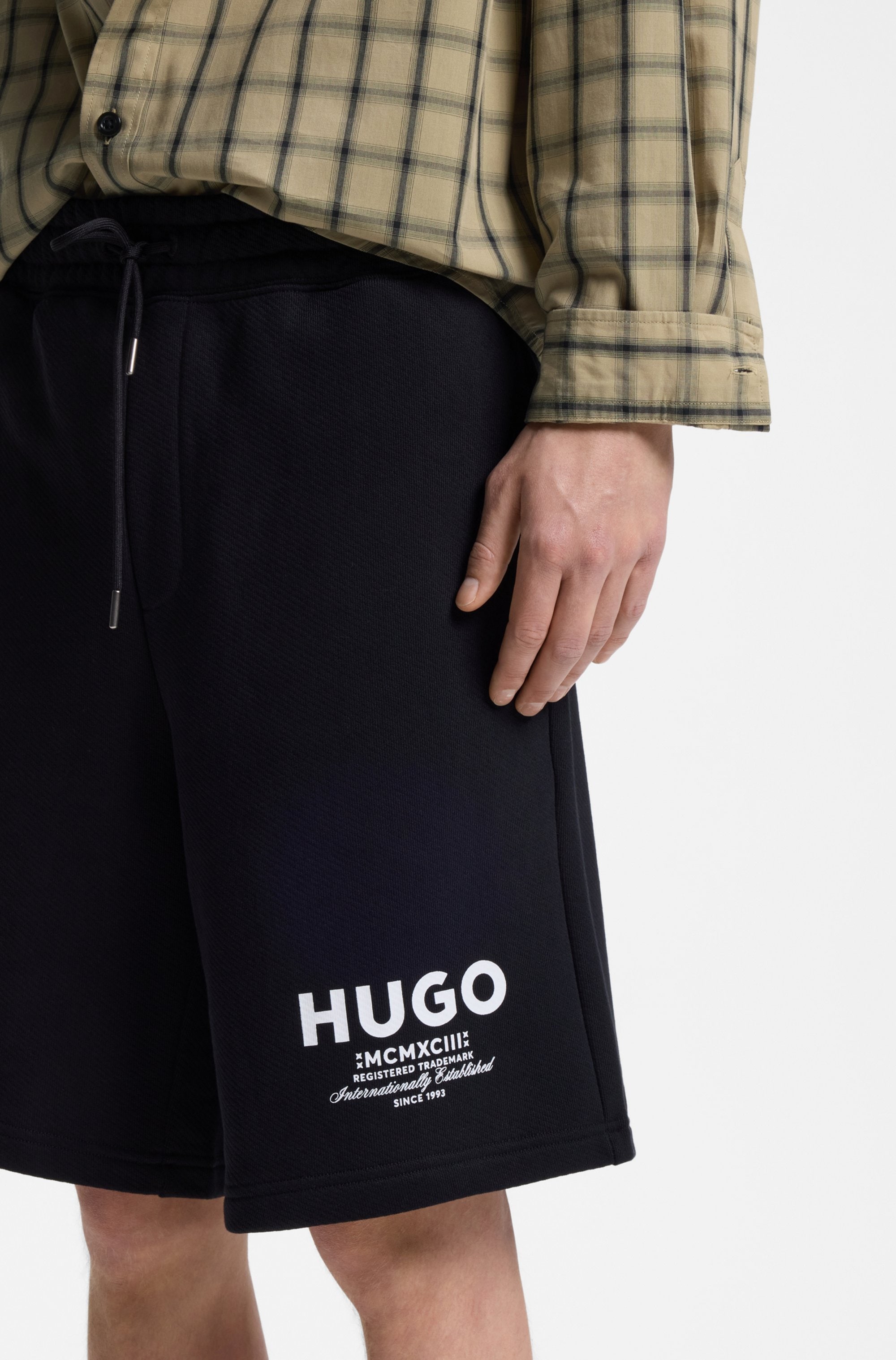 HUGO Blue Sweatshorts »Nomario«  mit grossem Druck