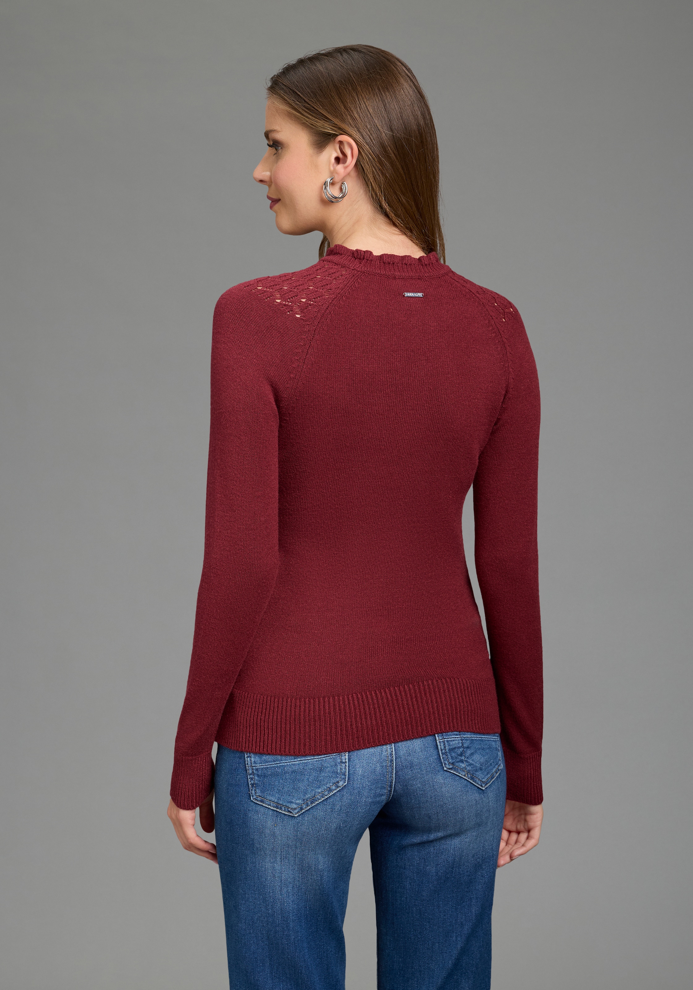 Laura Scott Pull en tricot »aus Ajourstrick, mit figurbetonter Passform« en mélange de viscose doux, avec bord ondulé