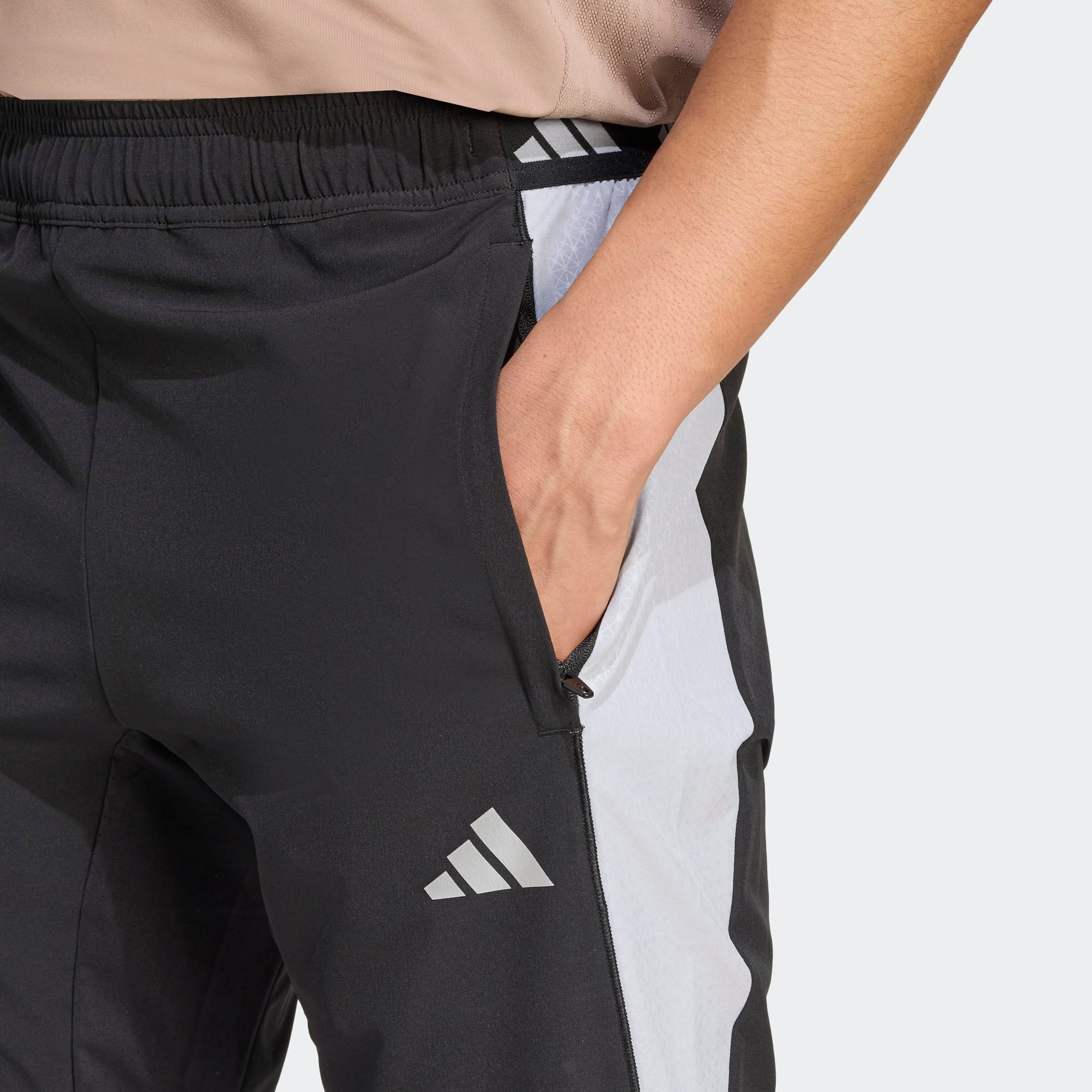 adidas Performance Pantalon de sport »TECH APP S-PANT«  mit Reissverschlusstaschen, schnell trocknend, elastisch