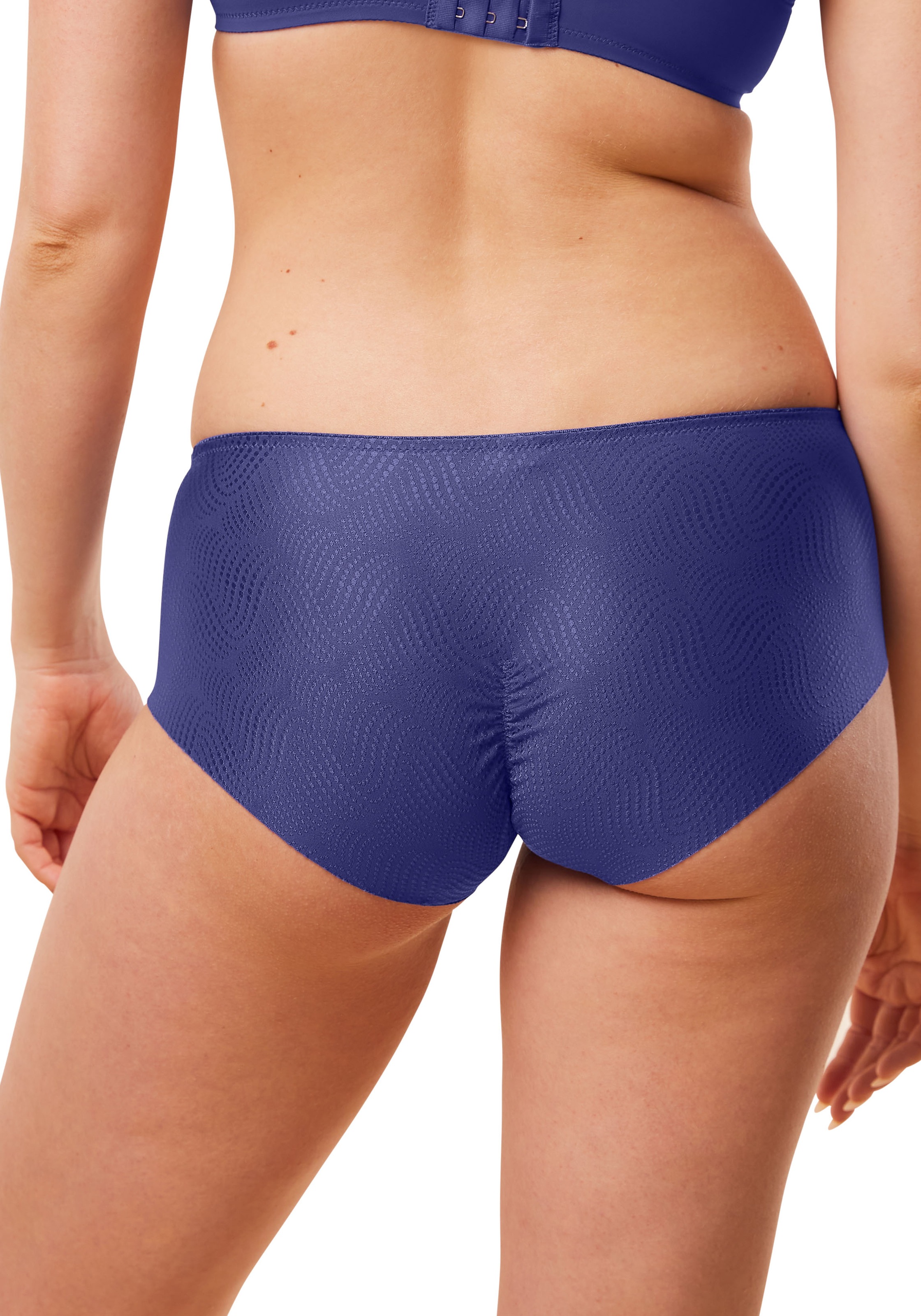 Triumph Hipster »Essential Minimizer T« 1hochwertigem Steh,  schimmerndes Jacquardmuster, elastisch, weich, blickdicht