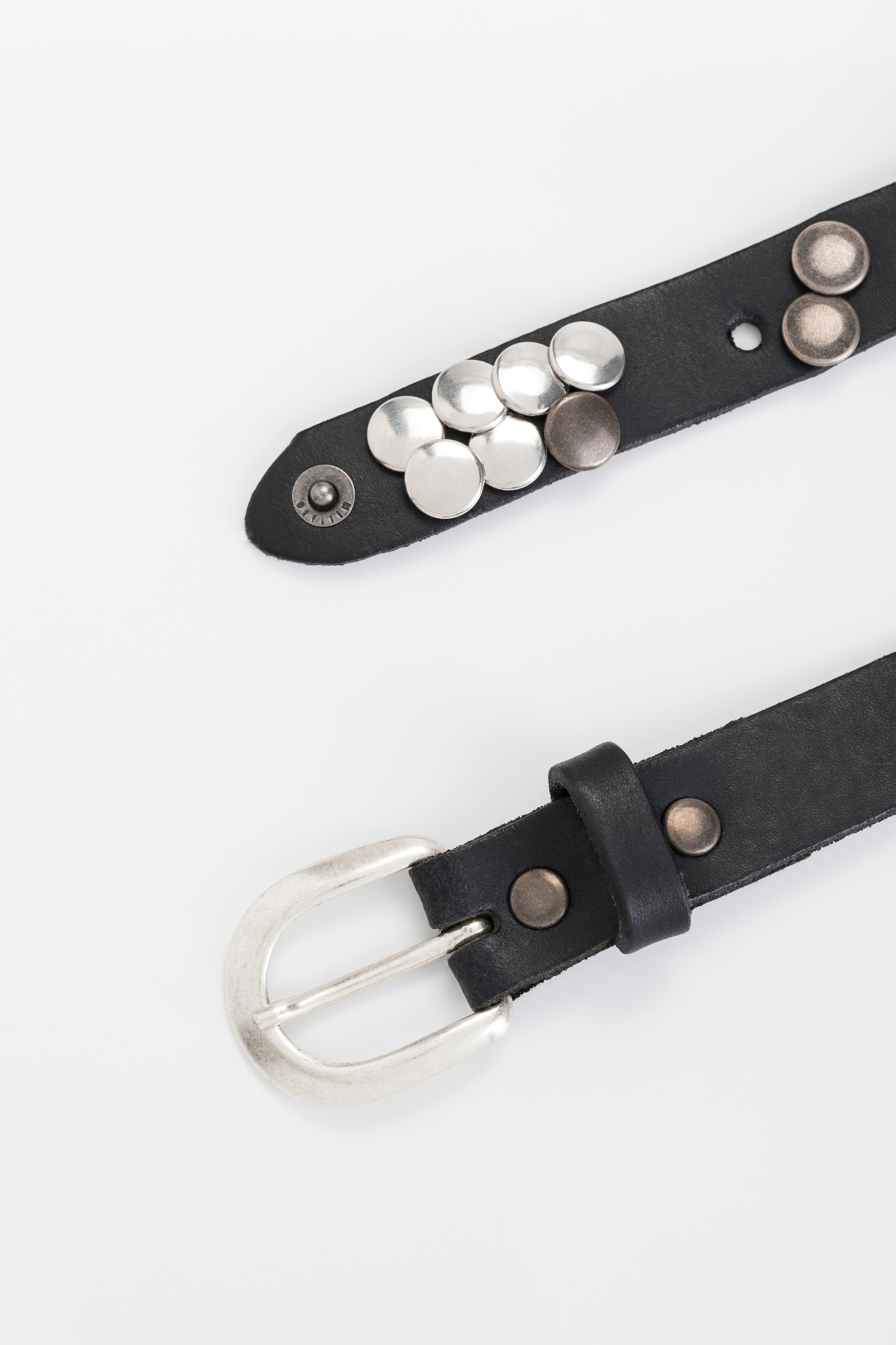 MUSTANG Ceinture en cuir cuir véritable, orné de clous plats, boucle ardillon simple