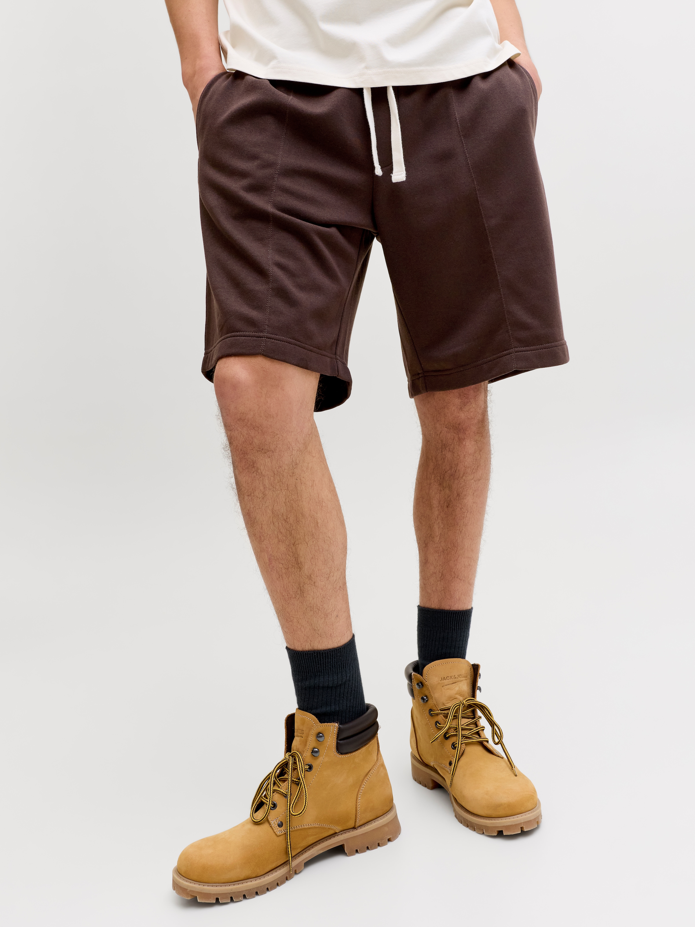 Jack & Jones Sweatshorts »JPSTKARL BRADLEY PINTUCK SHORT STYD SS26«  mélange de matériaux, coupe décontractée