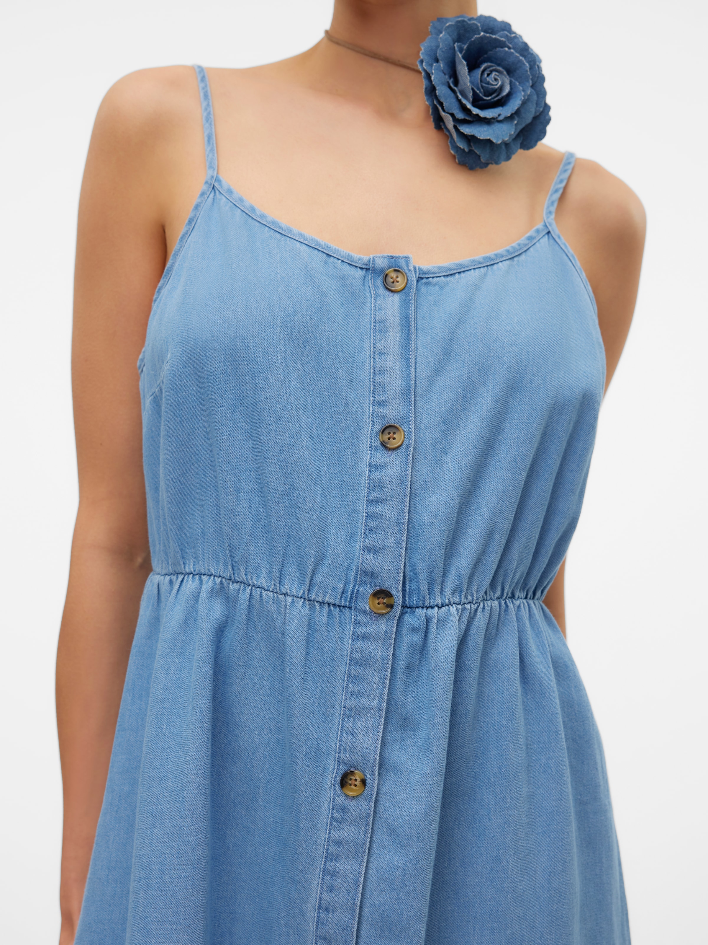 Vero Moda Robe en jean »VMFLICKA STRAP SHORT DRESS LCS« Coton, coupe régulière, bretelles réglables