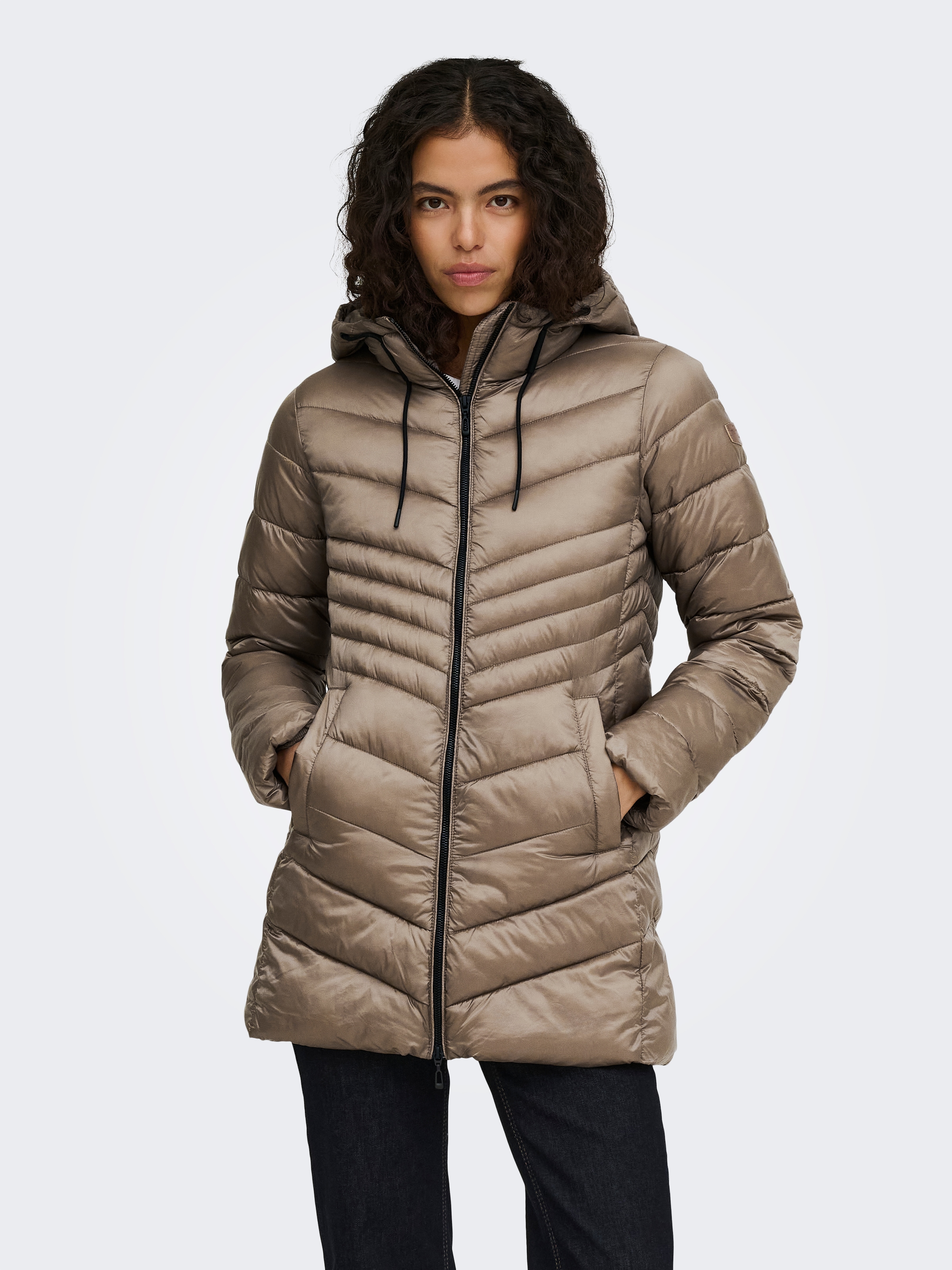 ONLY Veste matelassée »ONLMIMI  COAT CC OTW« avec capuche fibre synthétique