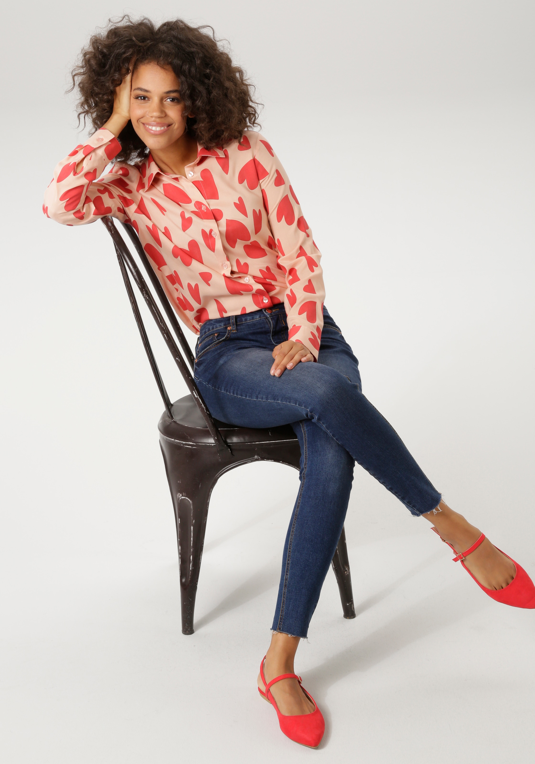 Aniston CASUAL Blouse chemise mit extravaganten Herzen bedruckt - NEUE KOLLEKTION