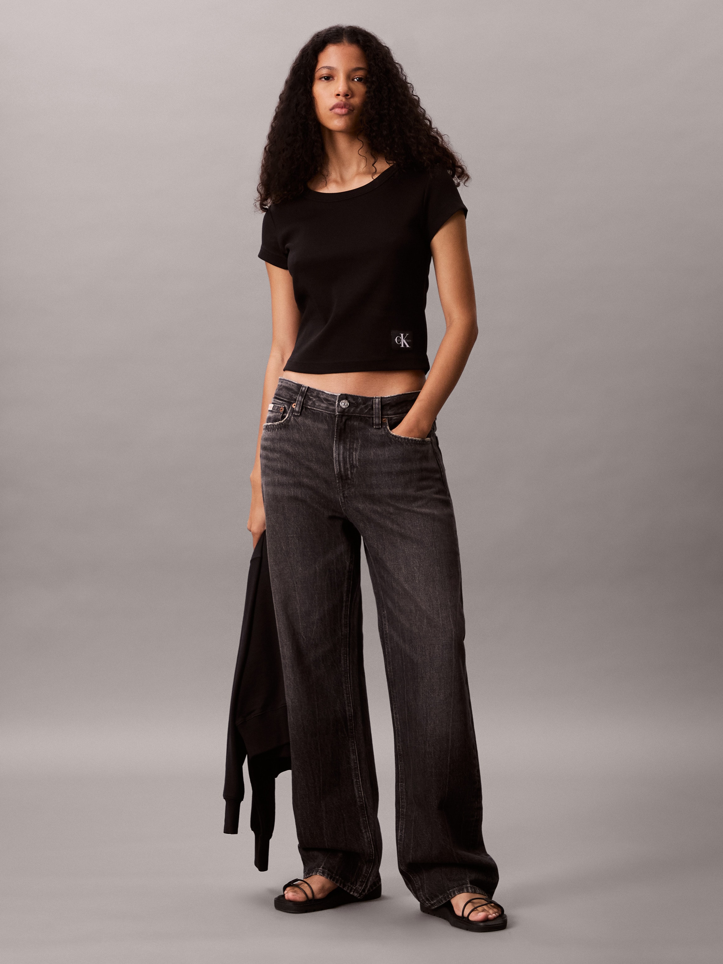 Calvin Klein Jeans T-shirt »WOVEN LABEL BABY RIB« Regular fit mit Rundhalsausschnitt