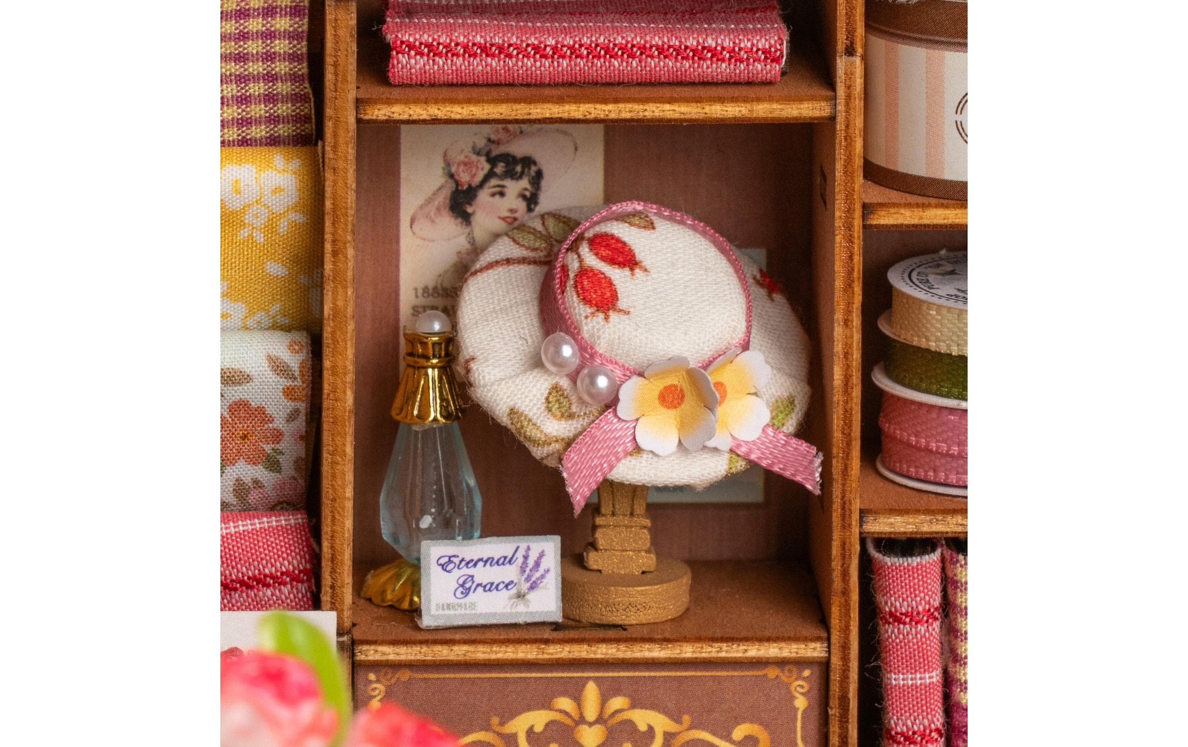   Modellbausatz »Rolife Elsa's Tailoring Vintage Schneideratelier« 266 Stk. tlg.