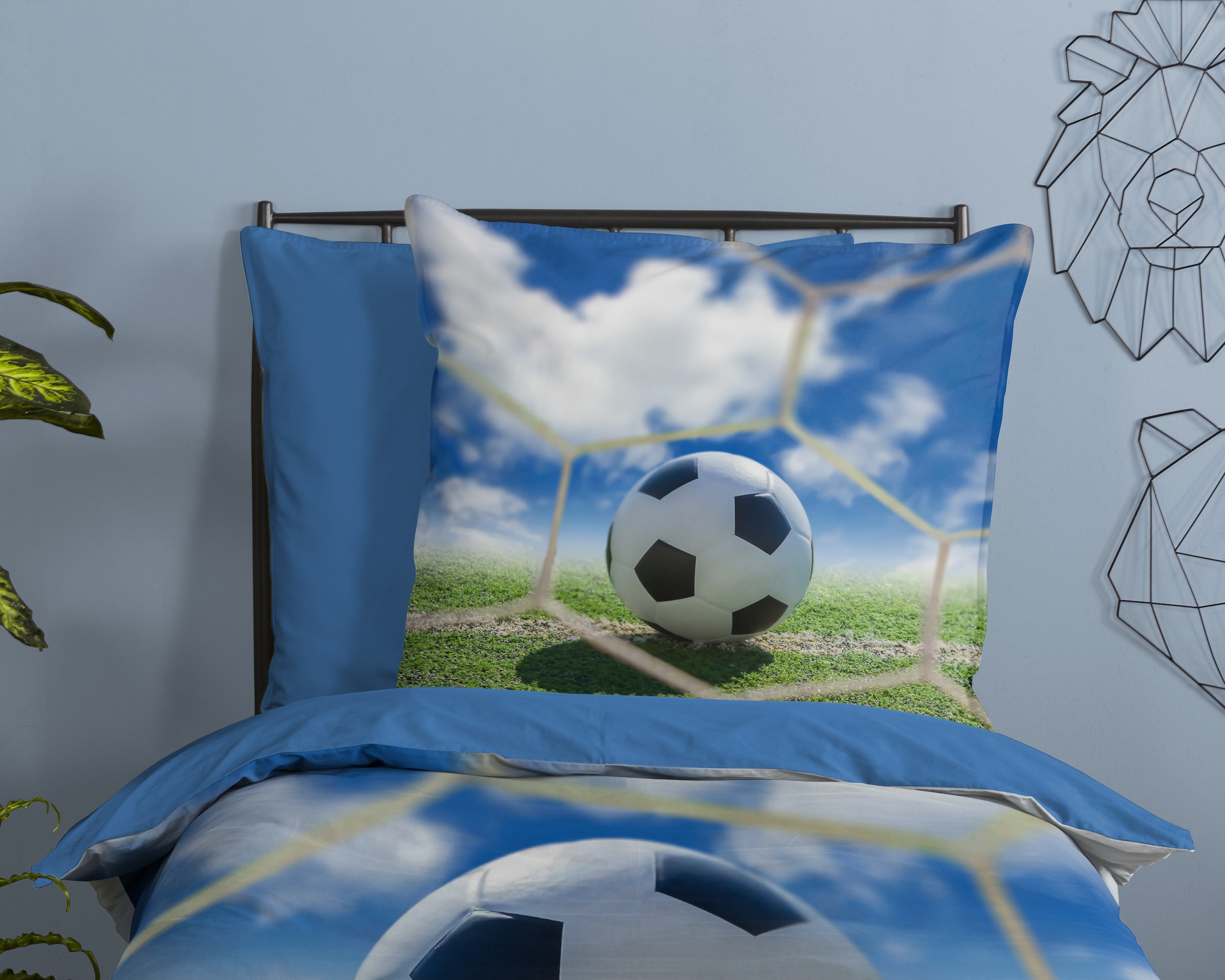 good morning Kinderbettwäsche »Maurits« 2 Stk. tlg. Baumwolle, Renforcé, Wendeoptik, Kind, Junge, Fussball, blau