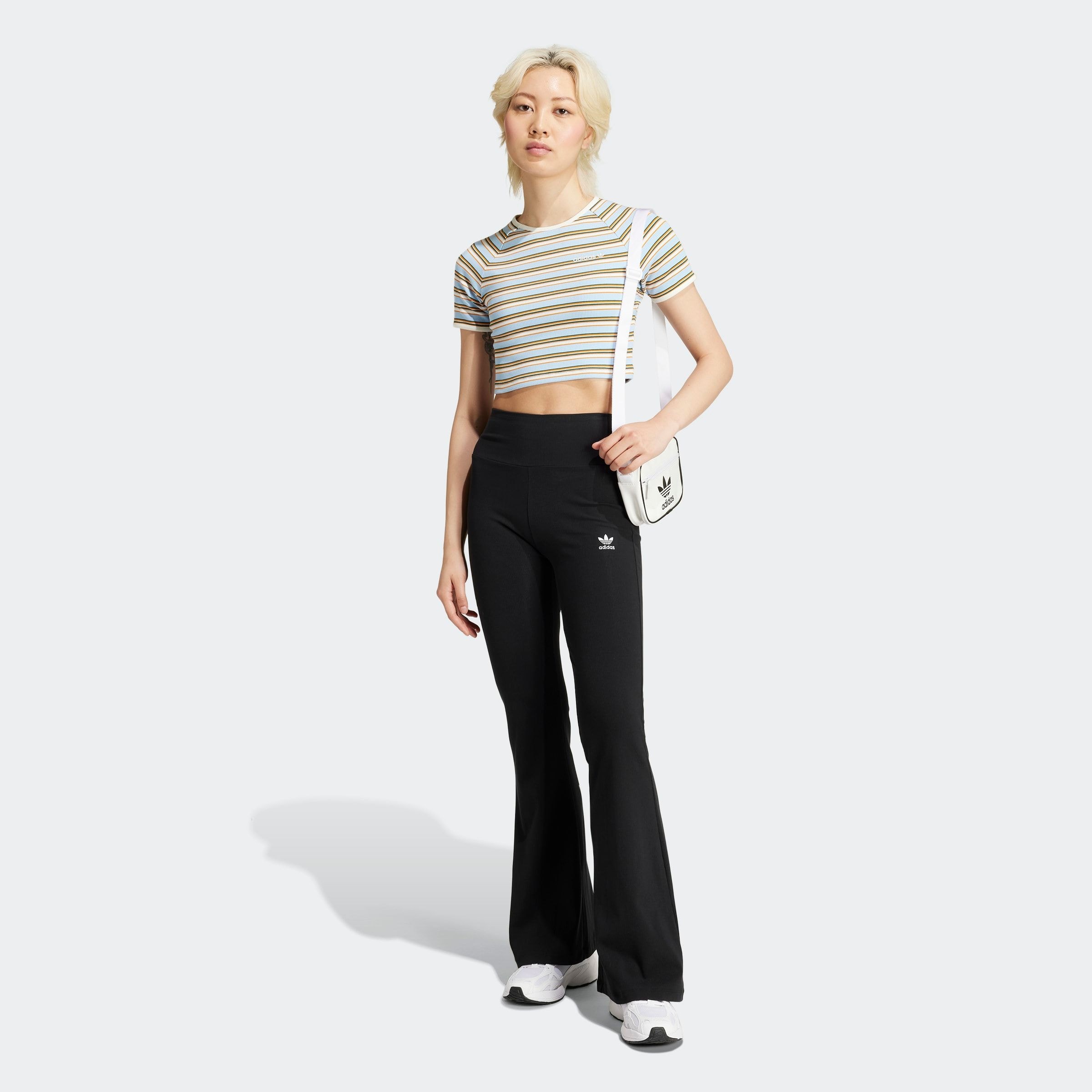 adidas Originals Leggings »ESSENTIALS RIB FLARED«  mit ausgestelltem Bein und Ripp Optik, hoher Bund