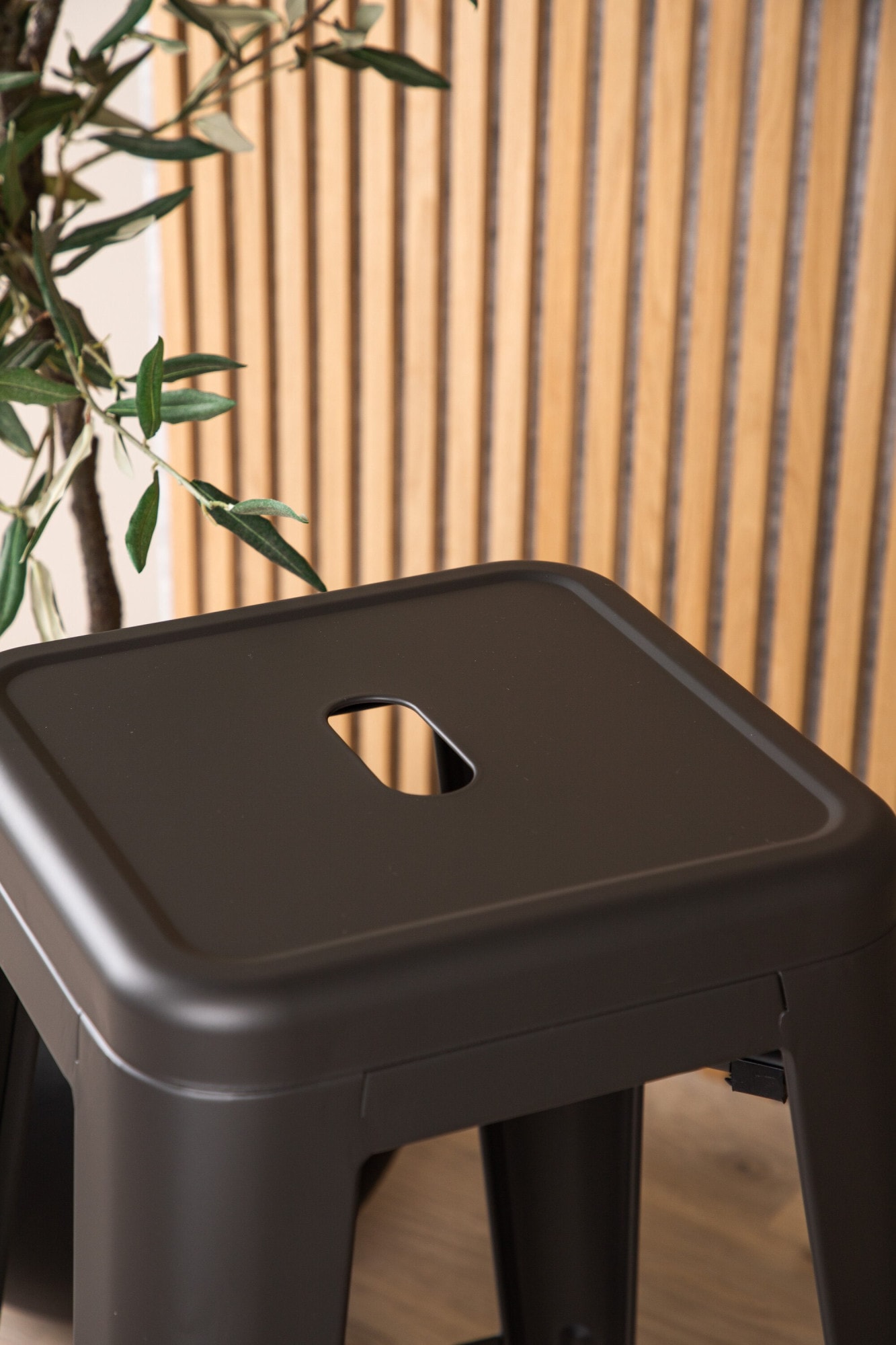 Venture Home Tabouret de bar »Tempe, 4er-Set Barhocker, kompakt, 136 kg belastbar« Ensemble, 4 cuis tlg. Tabouret de bar, cadre en acier, repose-pieds, pieds évasés, simple