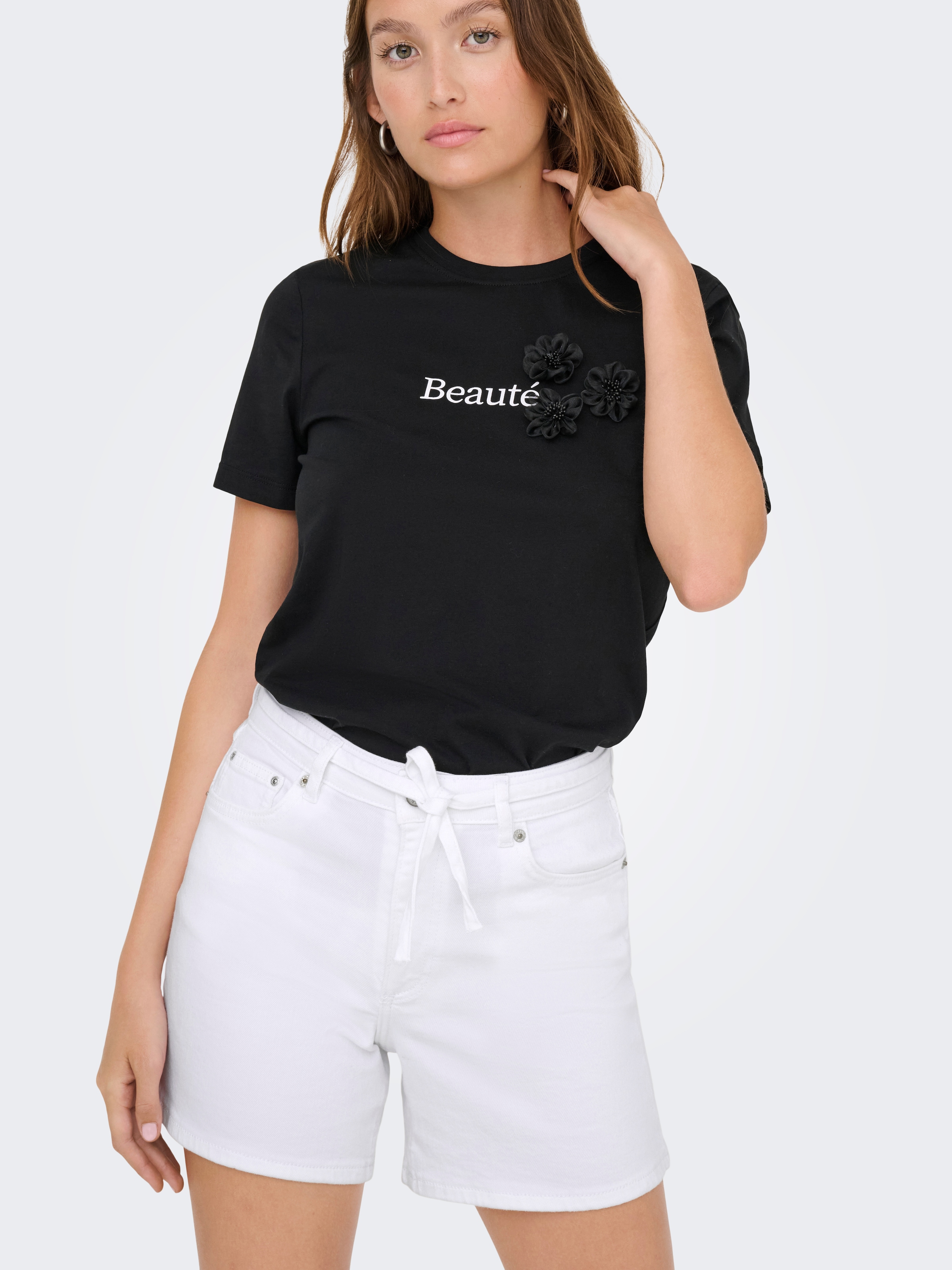 ONLY Short en jean »ONLGIANNA MW BELTED SHORTS AZG DNM NOOS« Mélange de coton, coupe regular, taille régulière