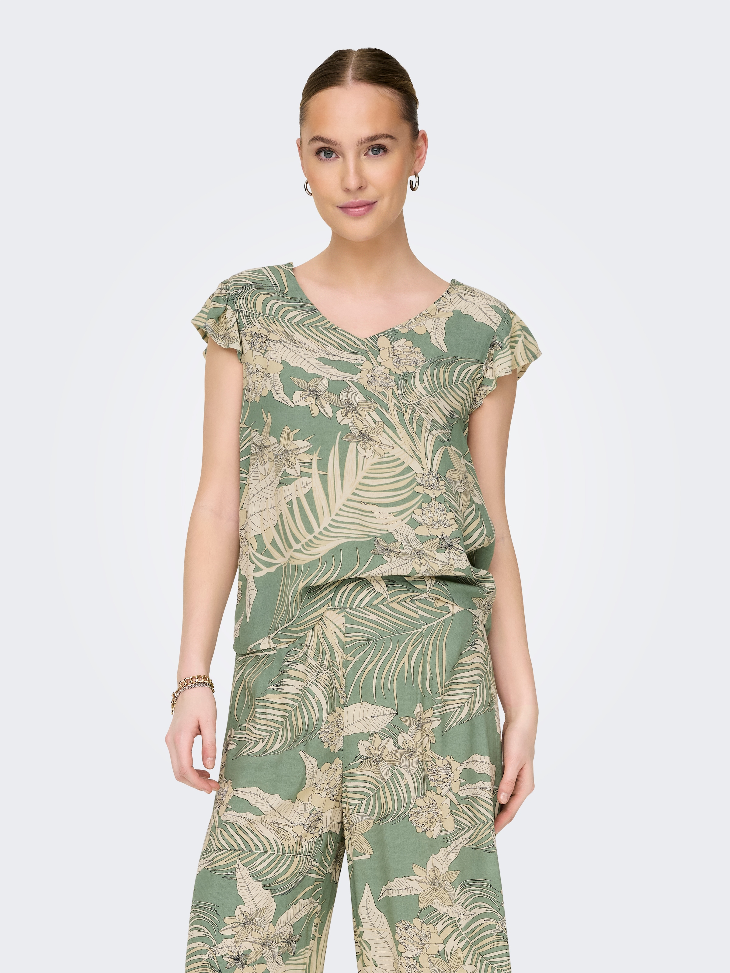 ONLY V-Shirt »ONLPALINA LIFE SS V-NECK TOP PTM«
