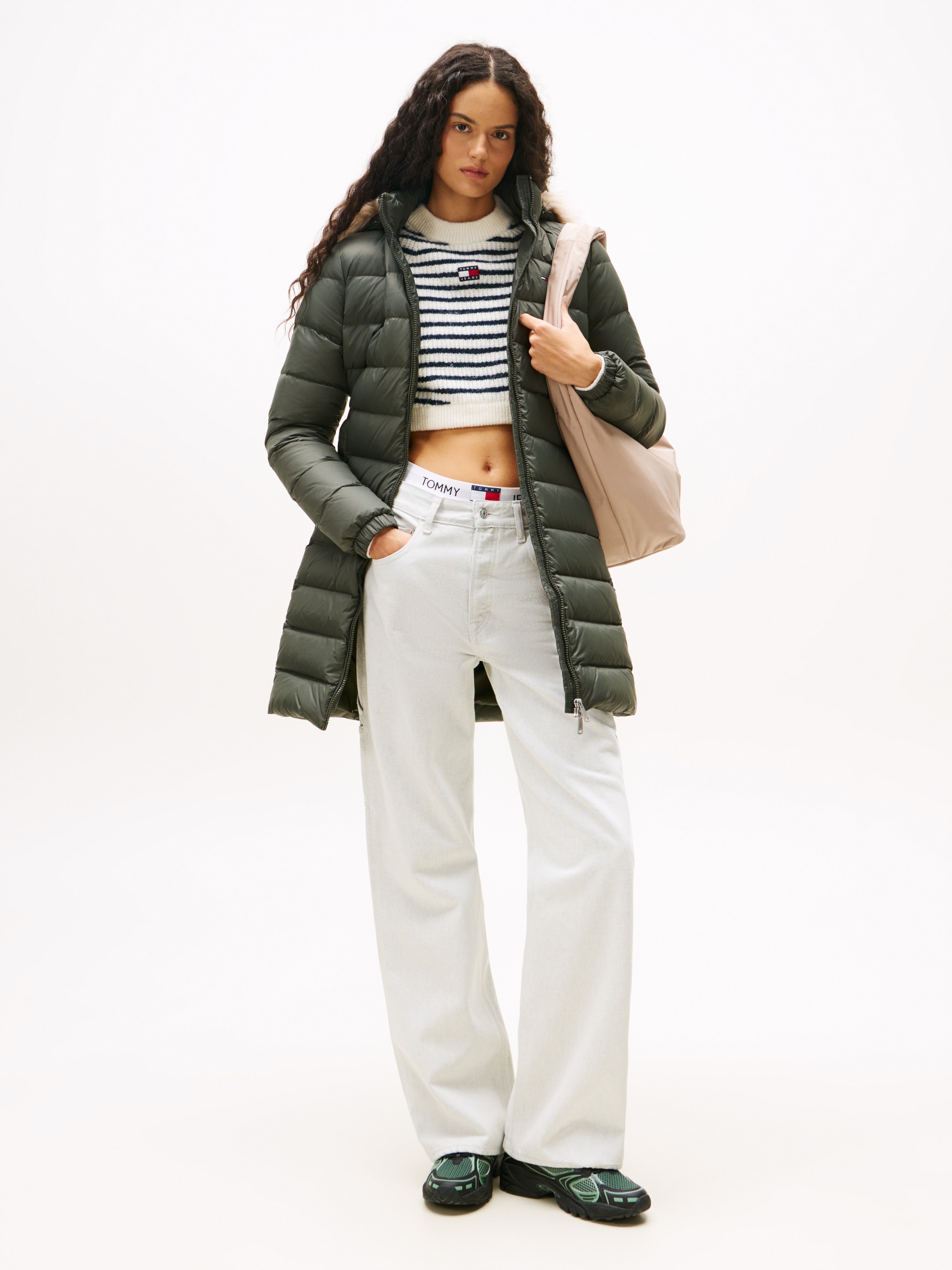 Tommy Jeans Manteau matelassé »TJW ESSENTIAL HOODED DOWN COAT« mit Fellimitat, Logostickerei