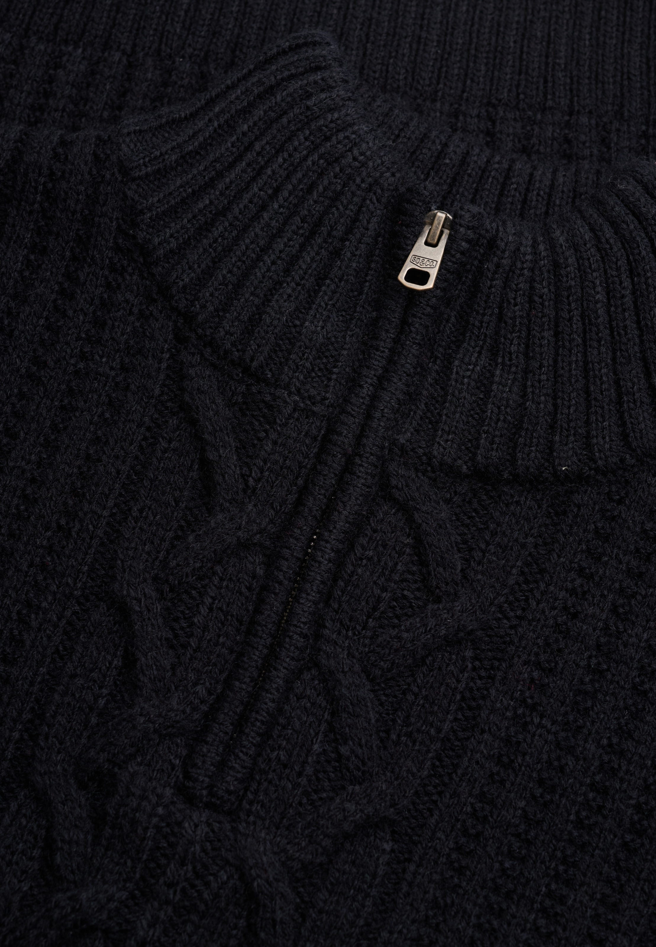 Superdry Strickpullover »JACOB CABLE HALF ZIP KNIT« Materialmix, slim fit