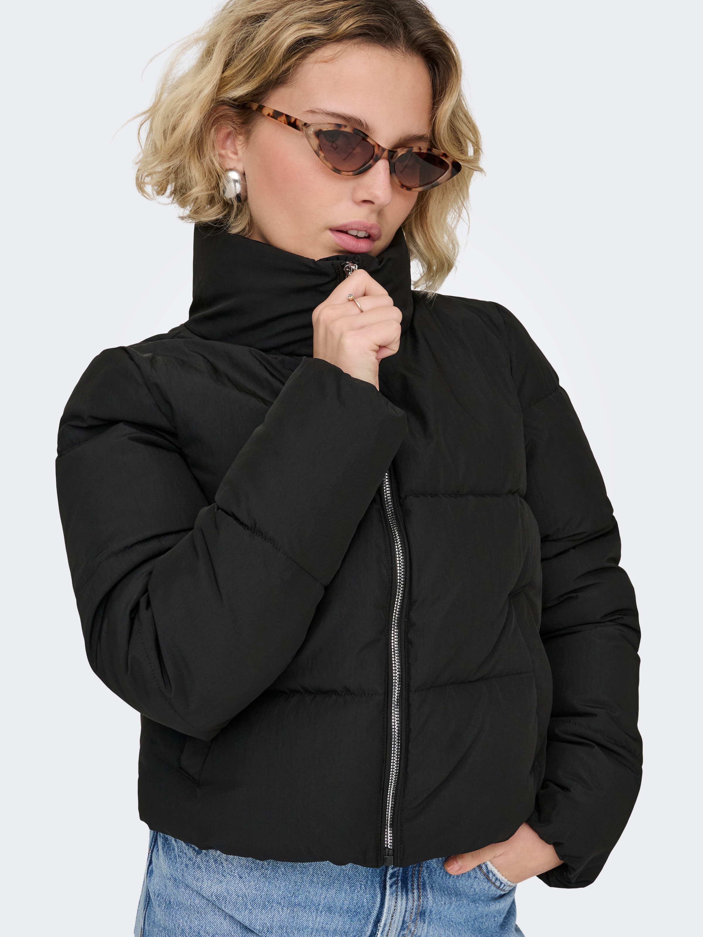 ONLY Veste matelassée »ONLCAMILLA V-NECK L/S PULLOVER KNT NOOS«