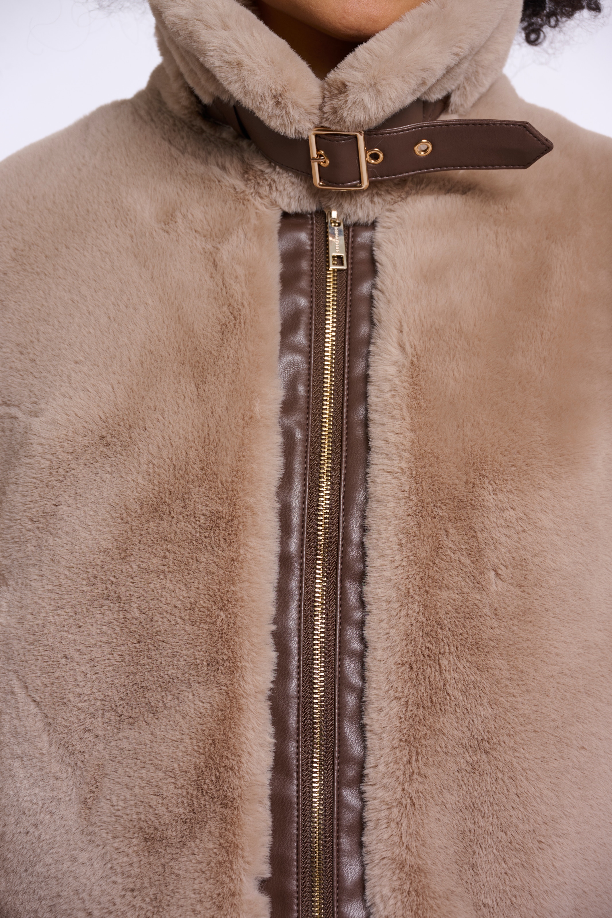 Rino & Pelle Manteau en imitation fourrure Kurze Felljacke mit Stehkragen und Schnalle