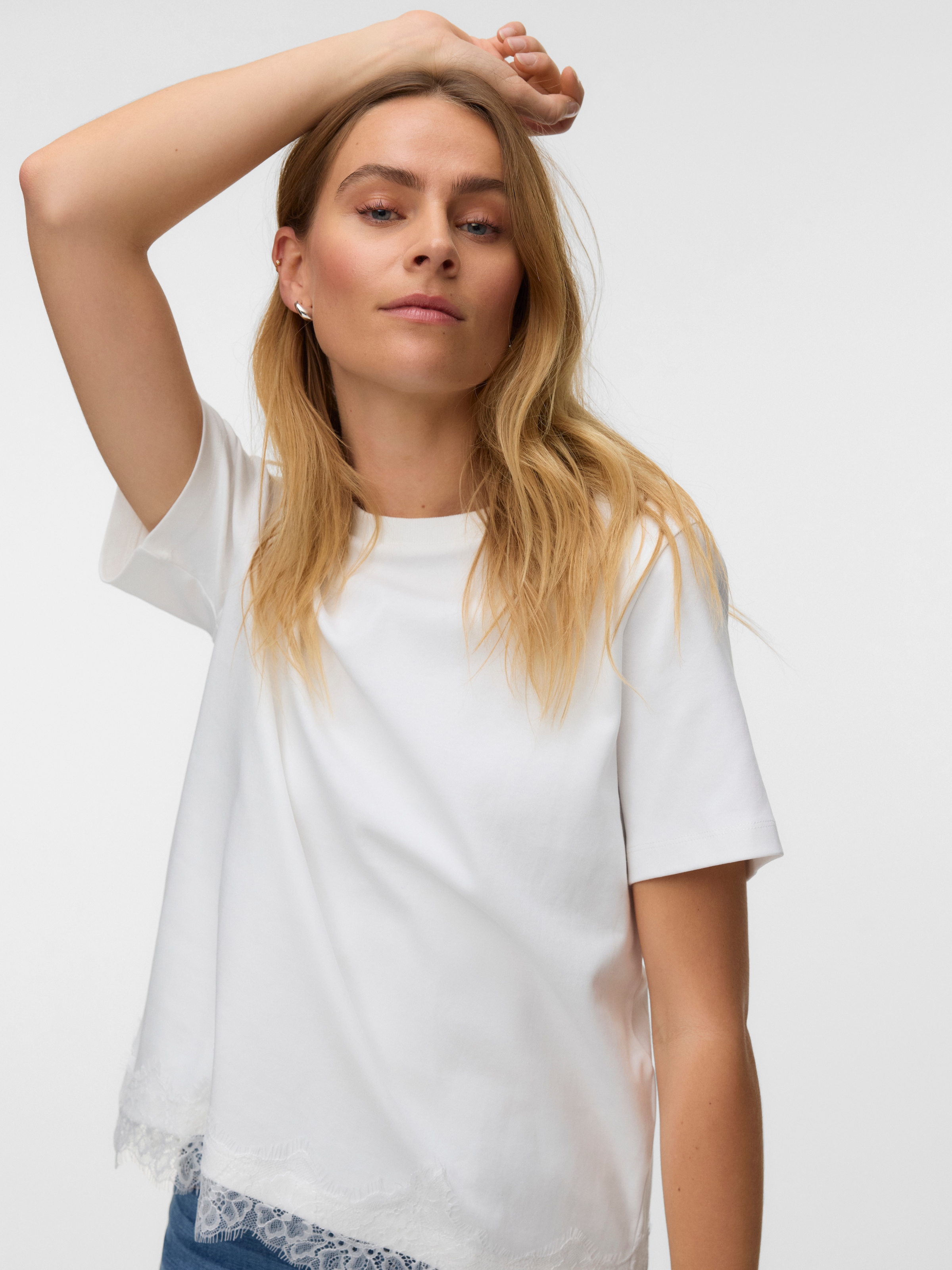 Vero Moda T-shirt à manches courtes »VMSARA METTE LACE SS T-SHIRT JRS NOOS« coton, coupe régulière