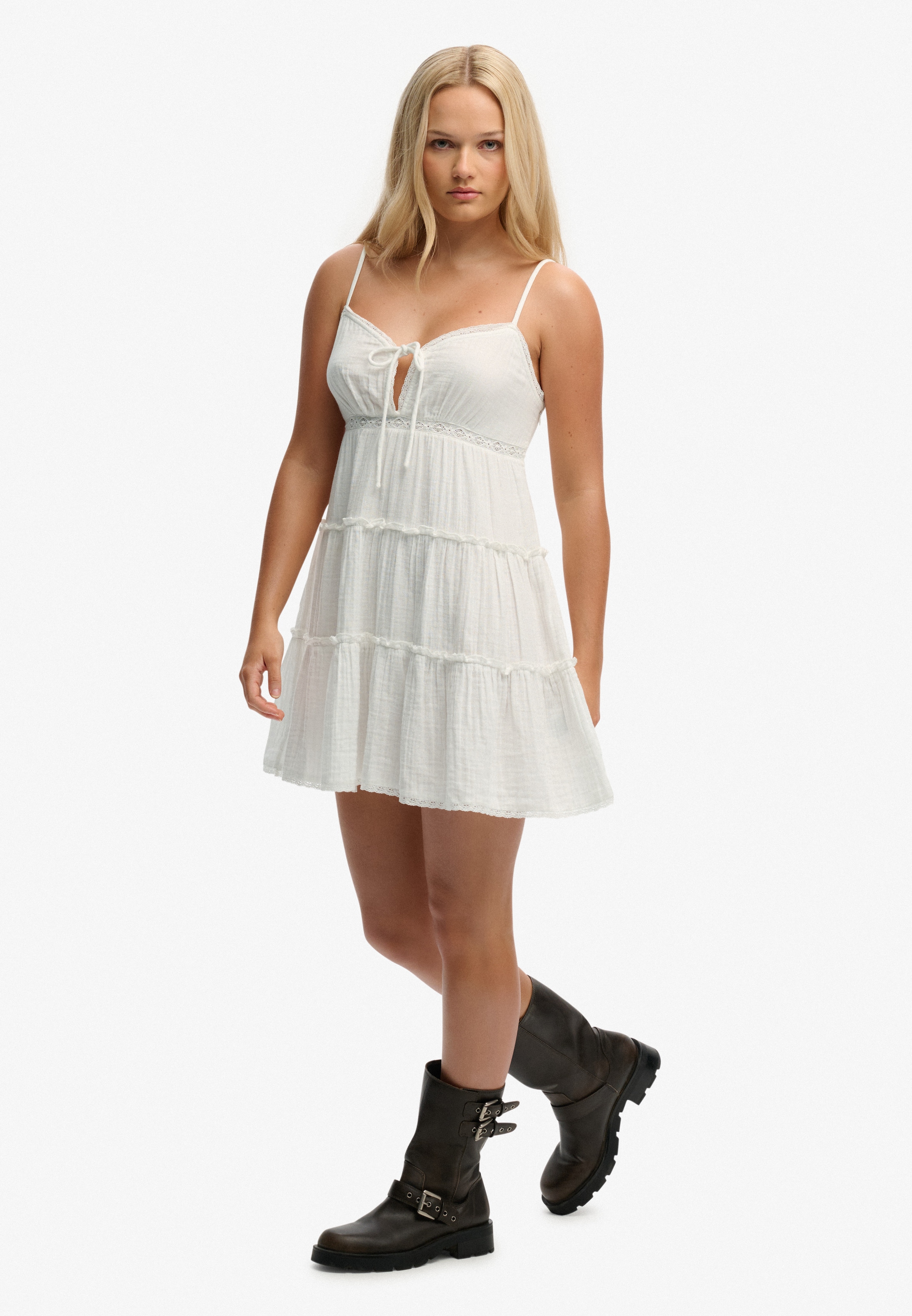Superdry Robe d'été »CHEESECLOTH TIERED MINI DRESS« en coton, Relaxed Fit, sans manches, tissu tissé facile d'entretien