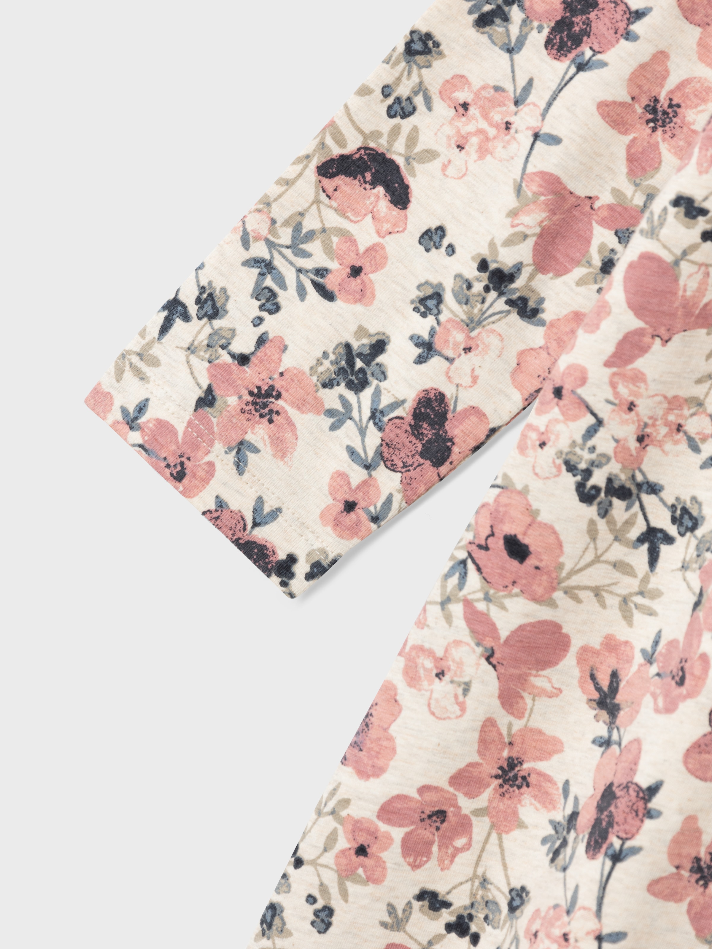 Name It Chemise de nuit »NKFNIGHTGOWN LS NOSTALGIA FLOWER NOOS« en mélange de coton, coupe Relaxed Fit, jersey élastique