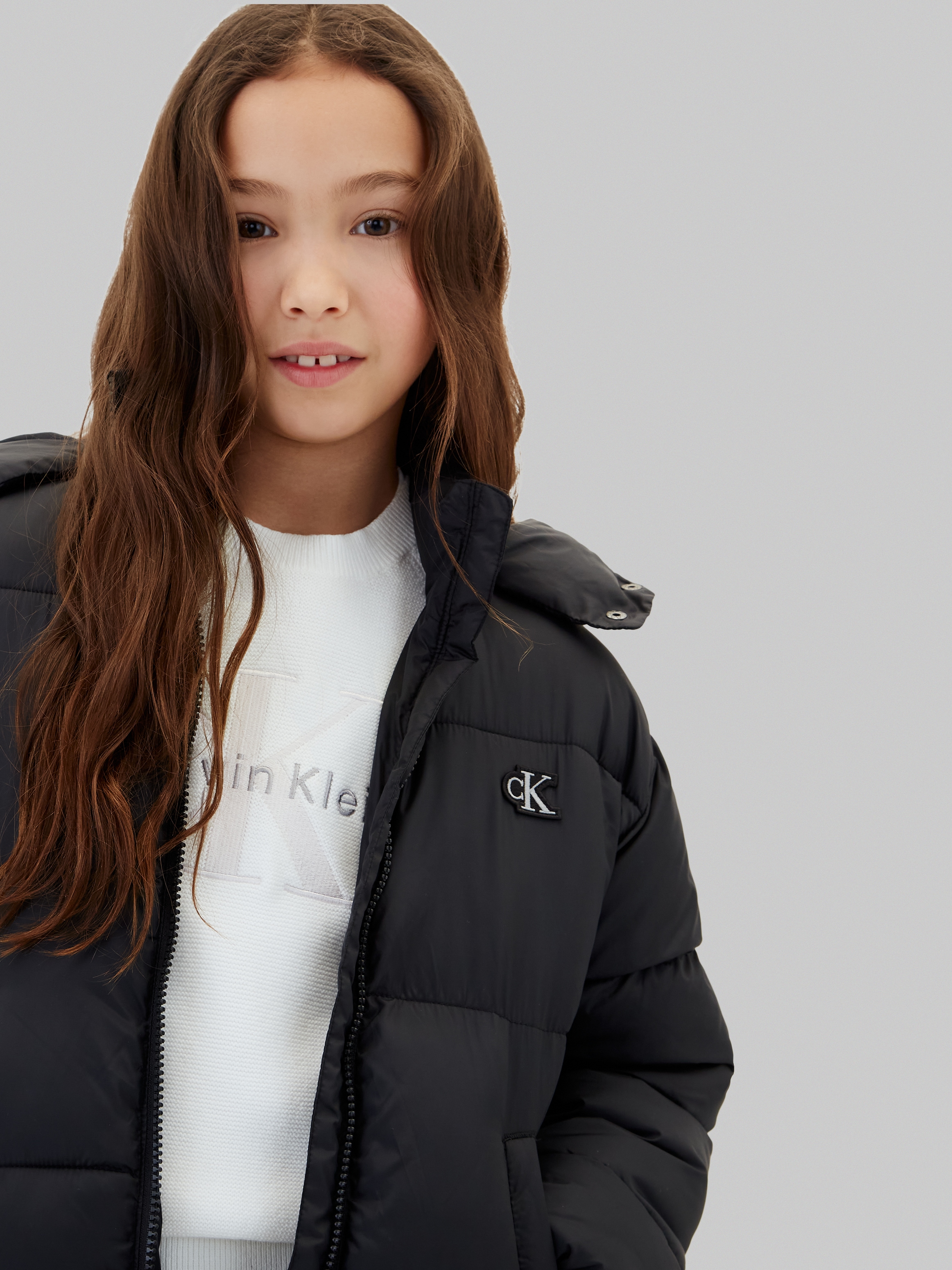 Calvin Klein Jeans Veste matelassée mit Kapuze abnehmbare Kapuze, Regular Fit, Logostickerei