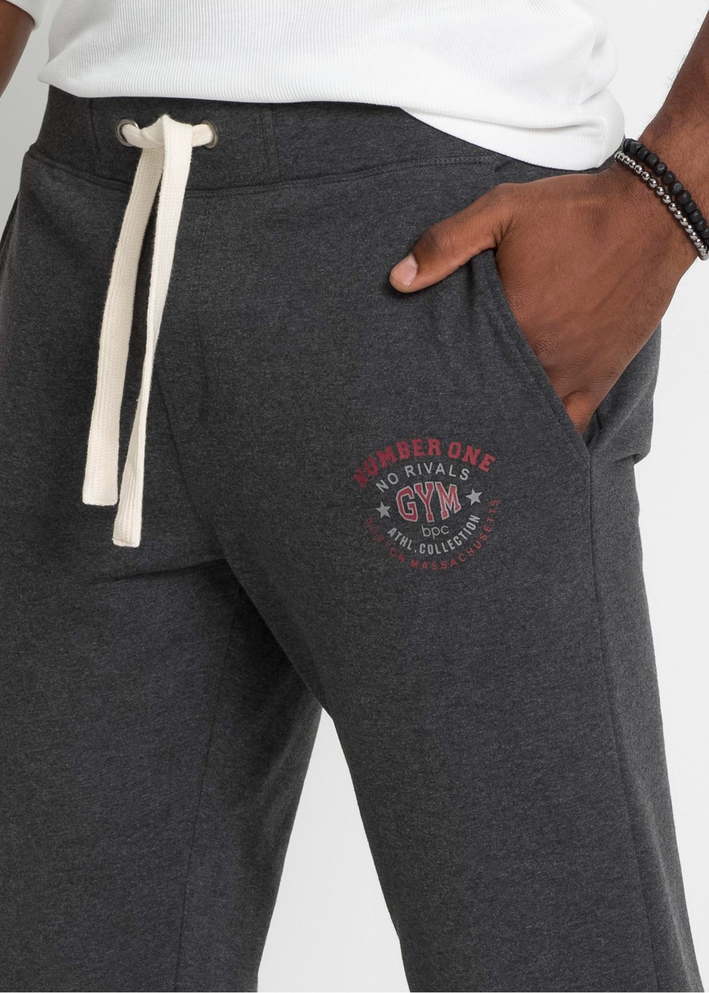 bonprix Pantalon de jogging  avec taille élastique, avec cordon de serrage, regular fit, avec poche arrière