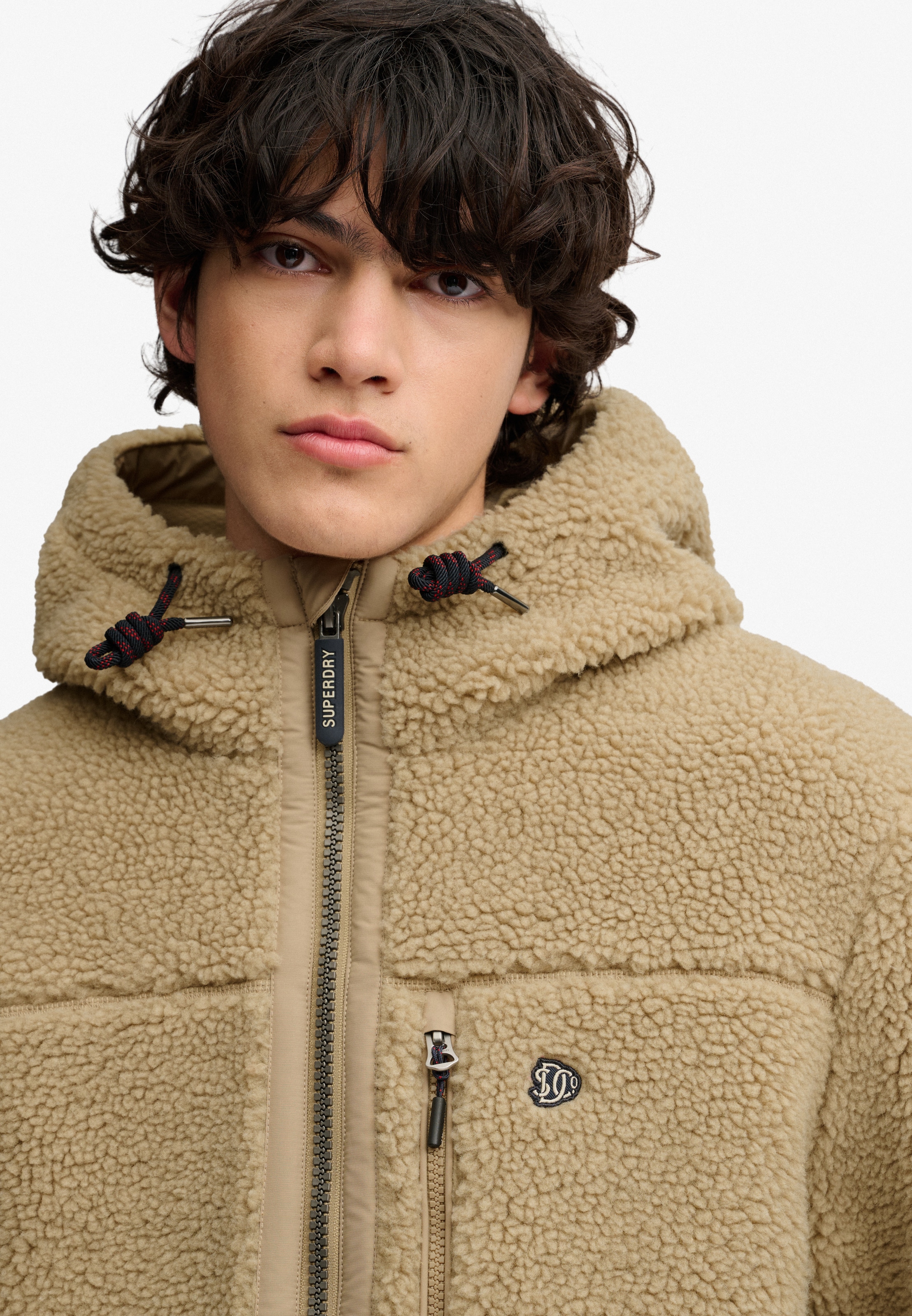 Superdry Outdoorjacke »HOOD OUTDOOR BORG QUILT HYBRID« mit Kapuze Kunstfaser, relaxed fit