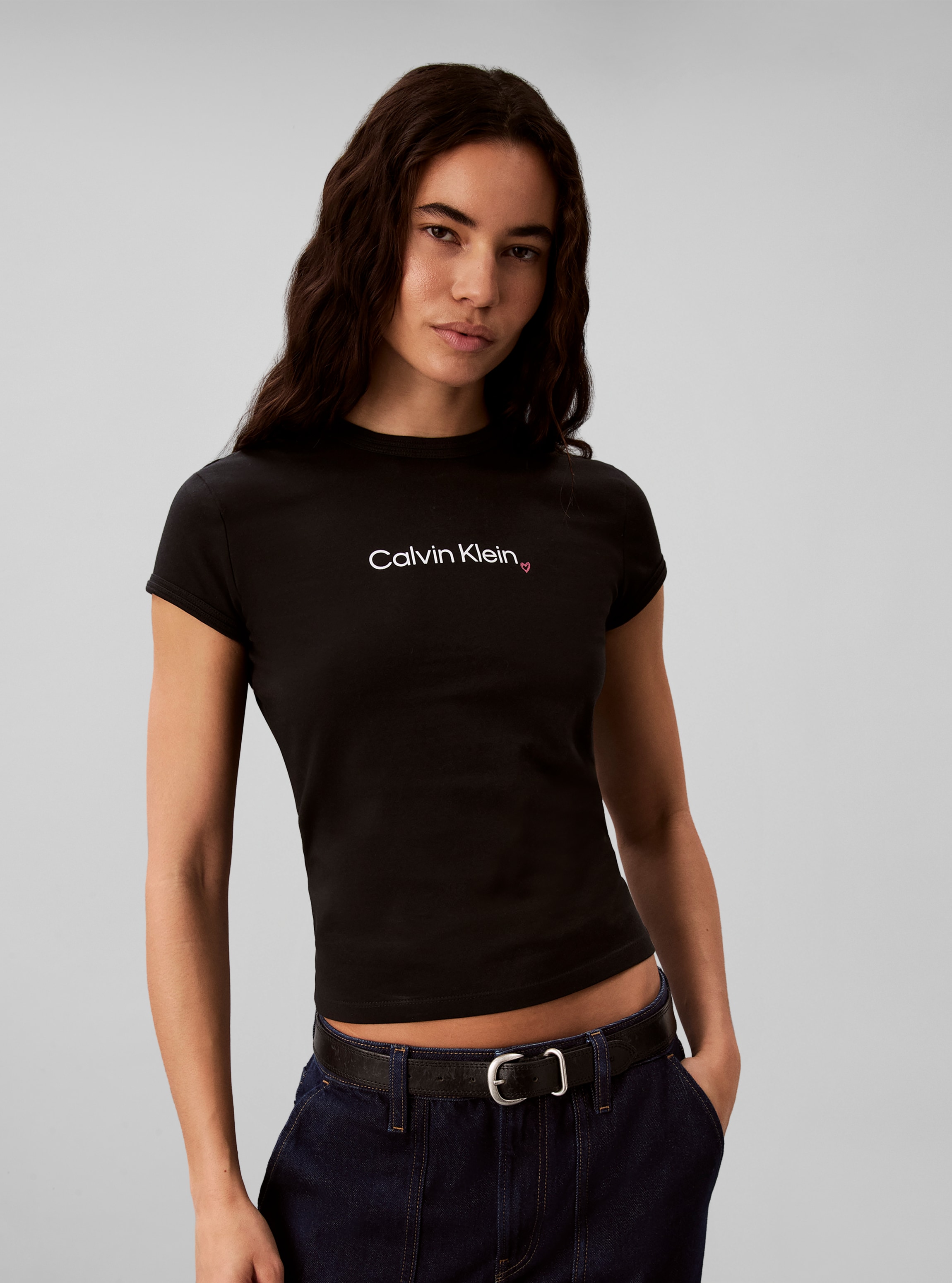 Calvin Klein T-shirt »SLIM FIT HEART LOGO TEE« coupe slim, inscription logo