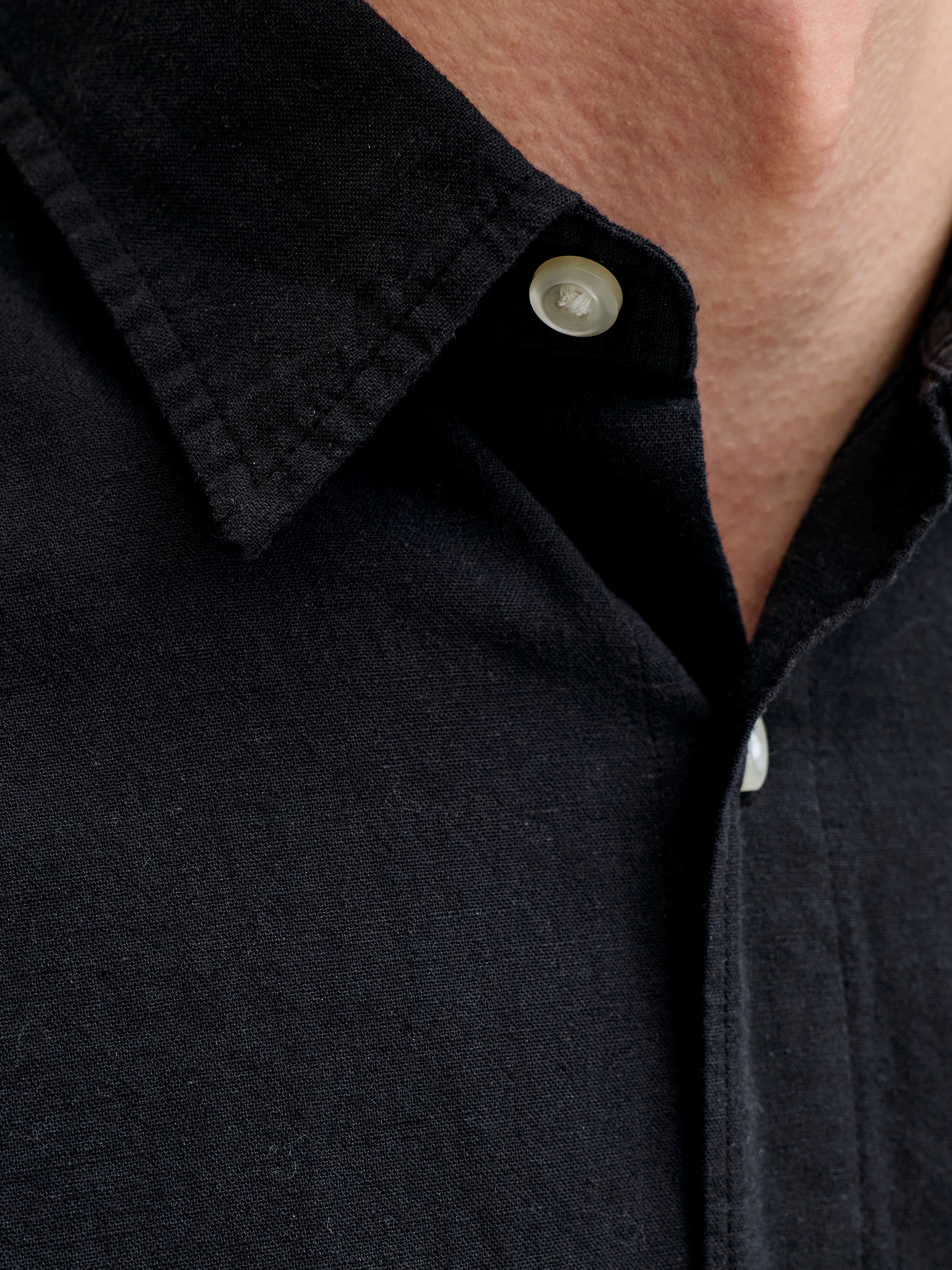 Jack & Jones PlusSize Chemise à manches longues »JJEBREEZE LINEN BLEND SHIRT L/S SN PLS« mit auffälliger Knopfleiste